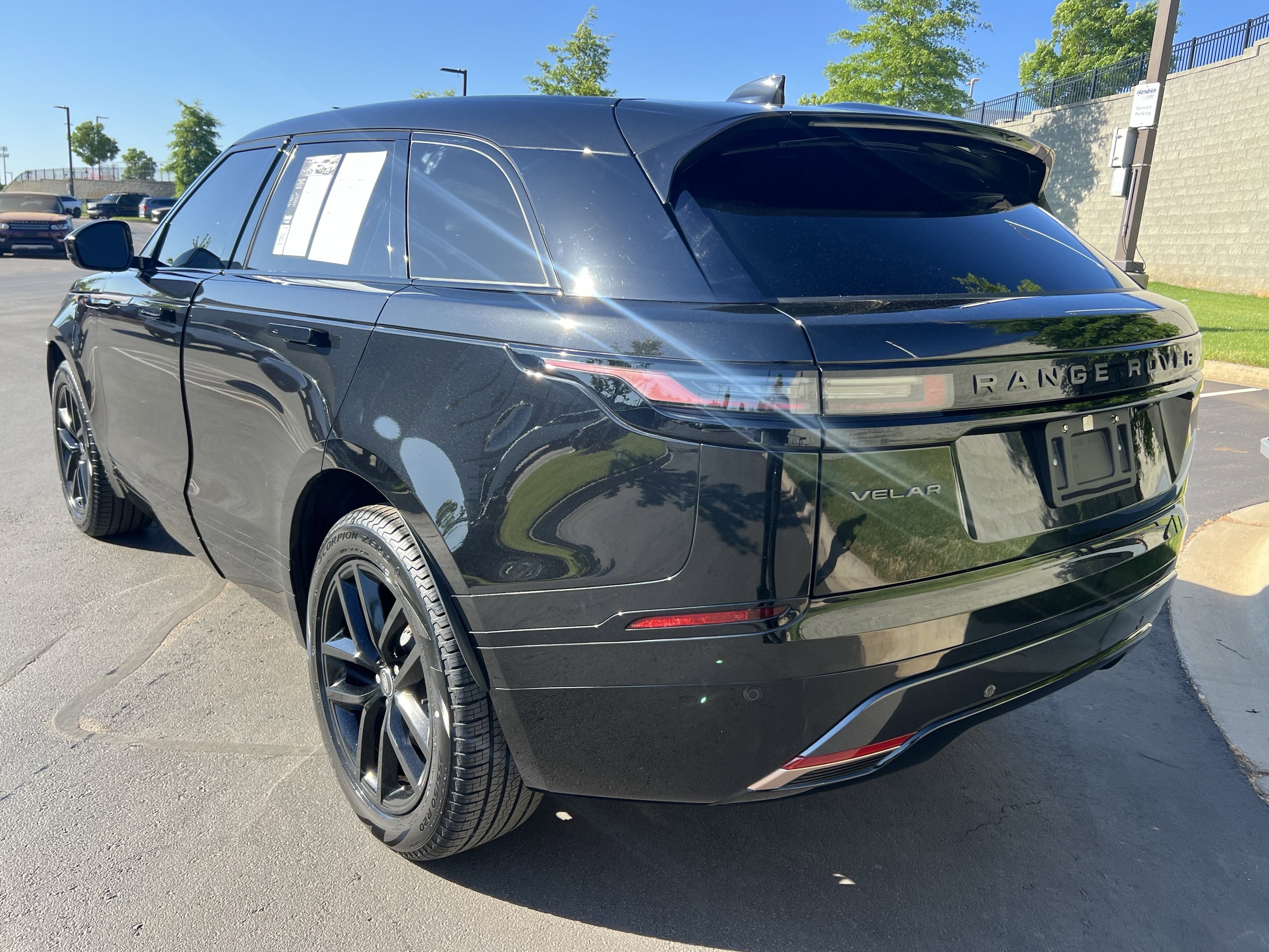 2025 Land Rover Range Rover Velar Dynamic SE photo 2