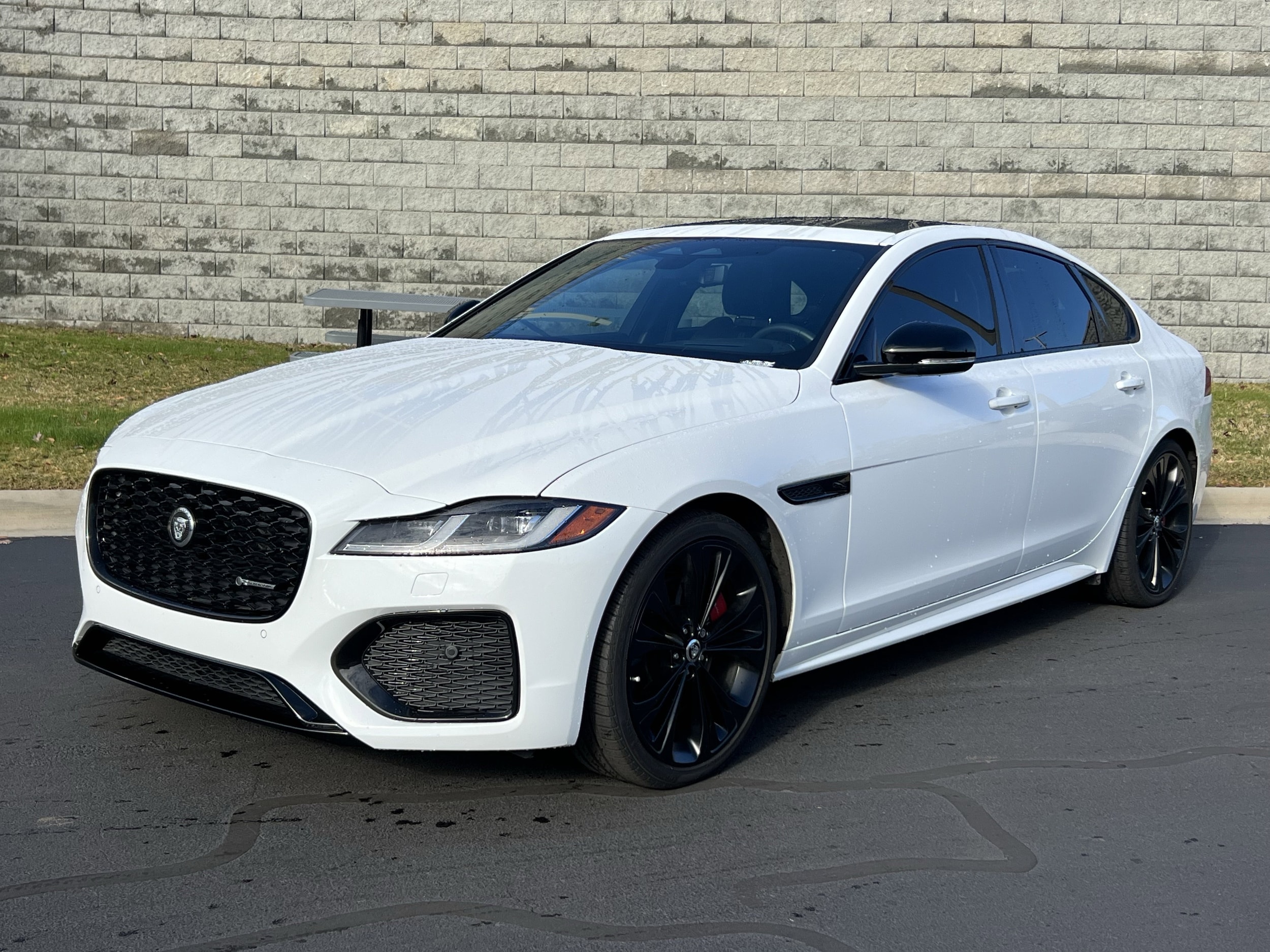 2024 Jaguar XF R-Dynamic SE's photo