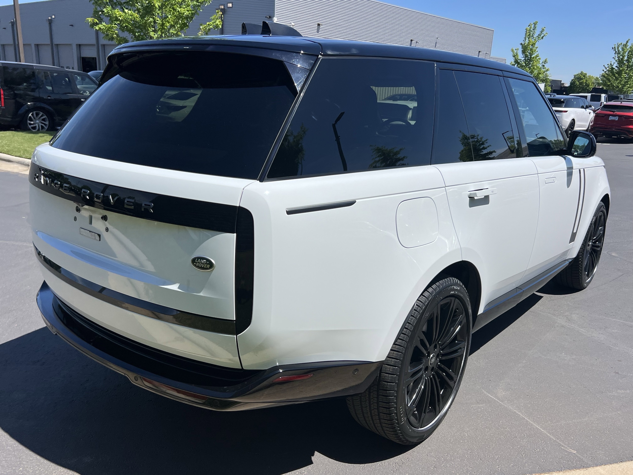 2022 Land Rover Range Rover SE photo 6