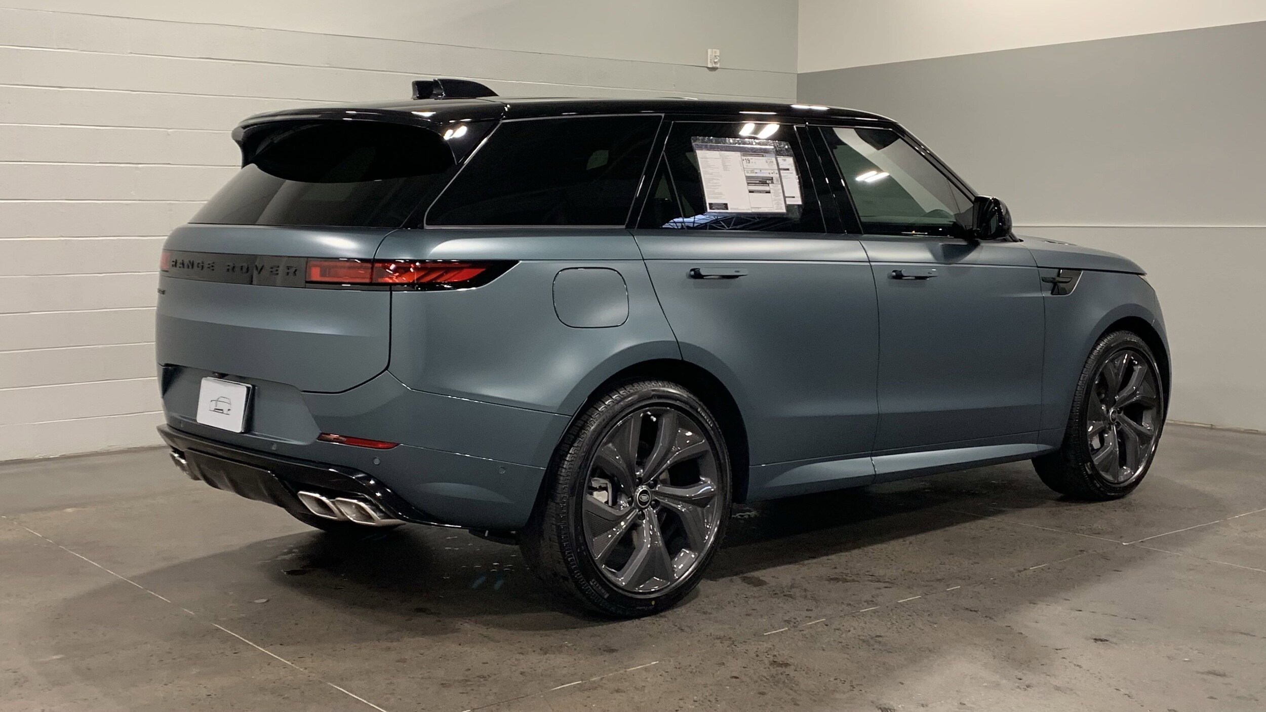 2025 Land Rover Range Rover Sport SE photo 2