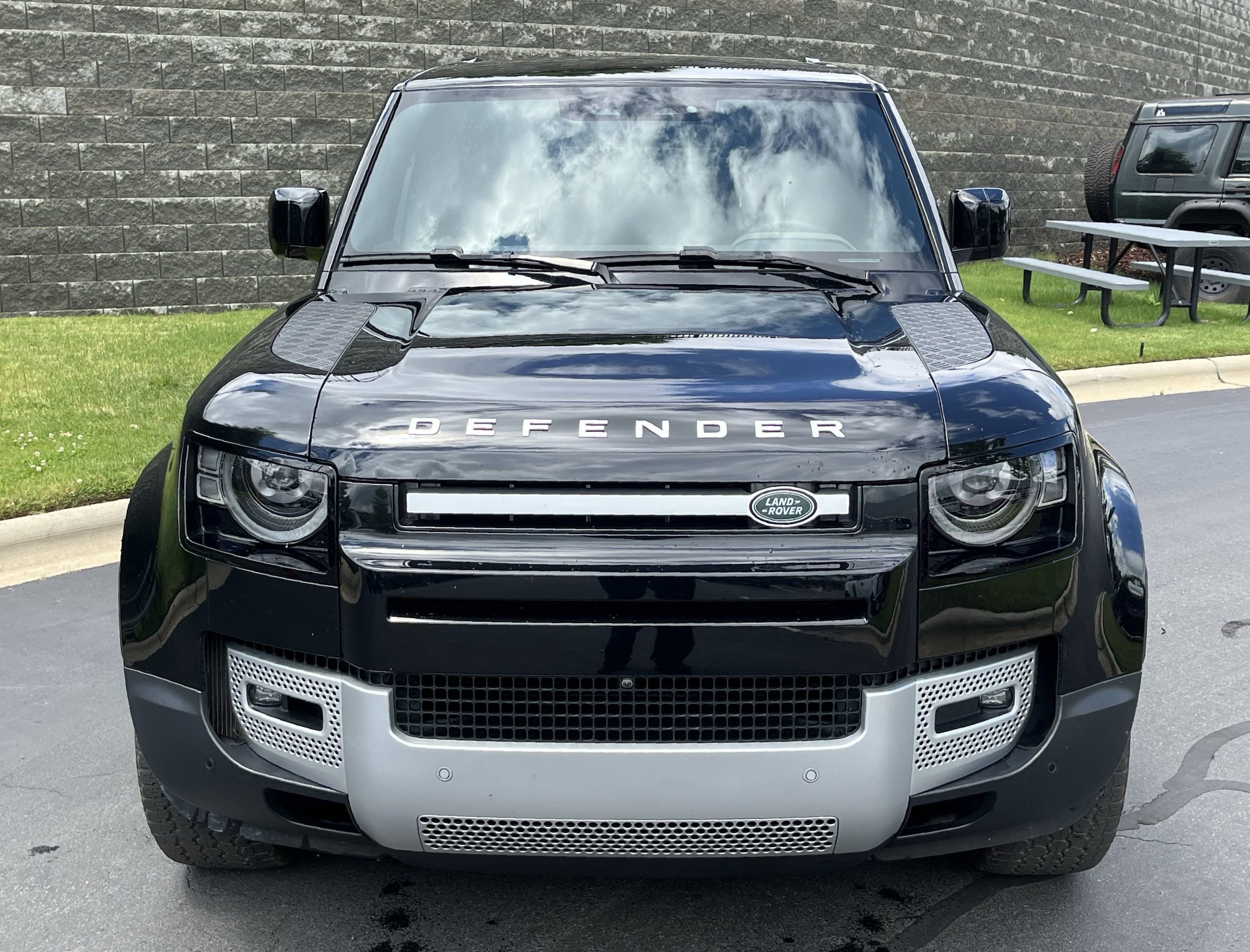 2025 Land Rover Defender S photo 6