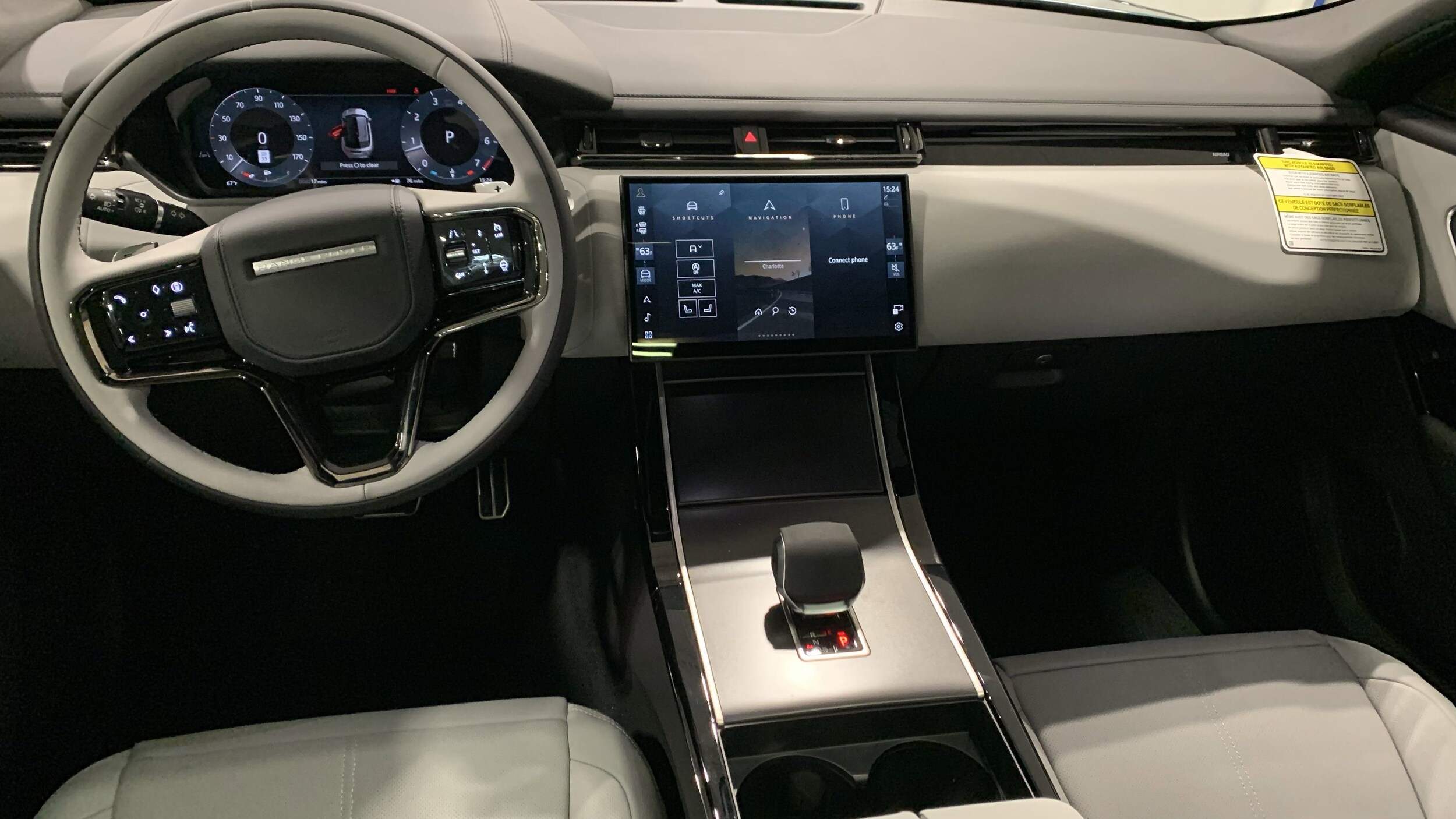 2026 Land Rover Range Rover Velar Dynamic SE photo 4