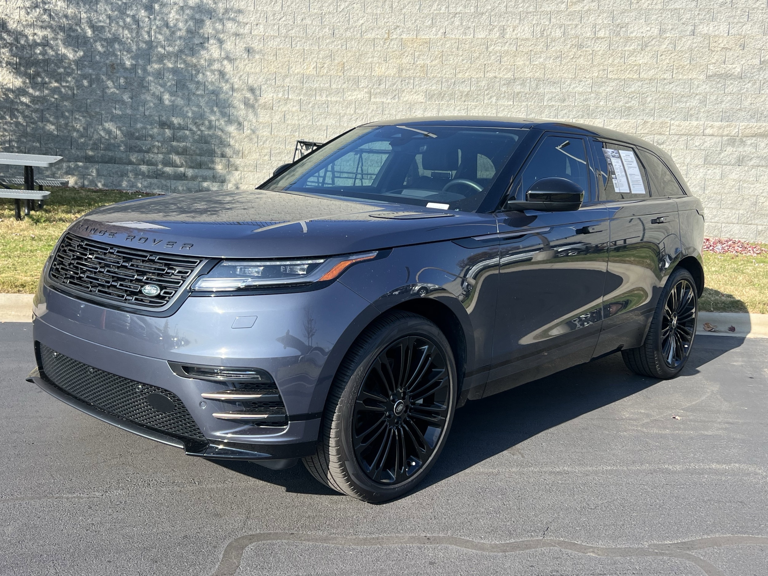 2024 Land Rover Range Rover Velar Dynamic HSE's photo