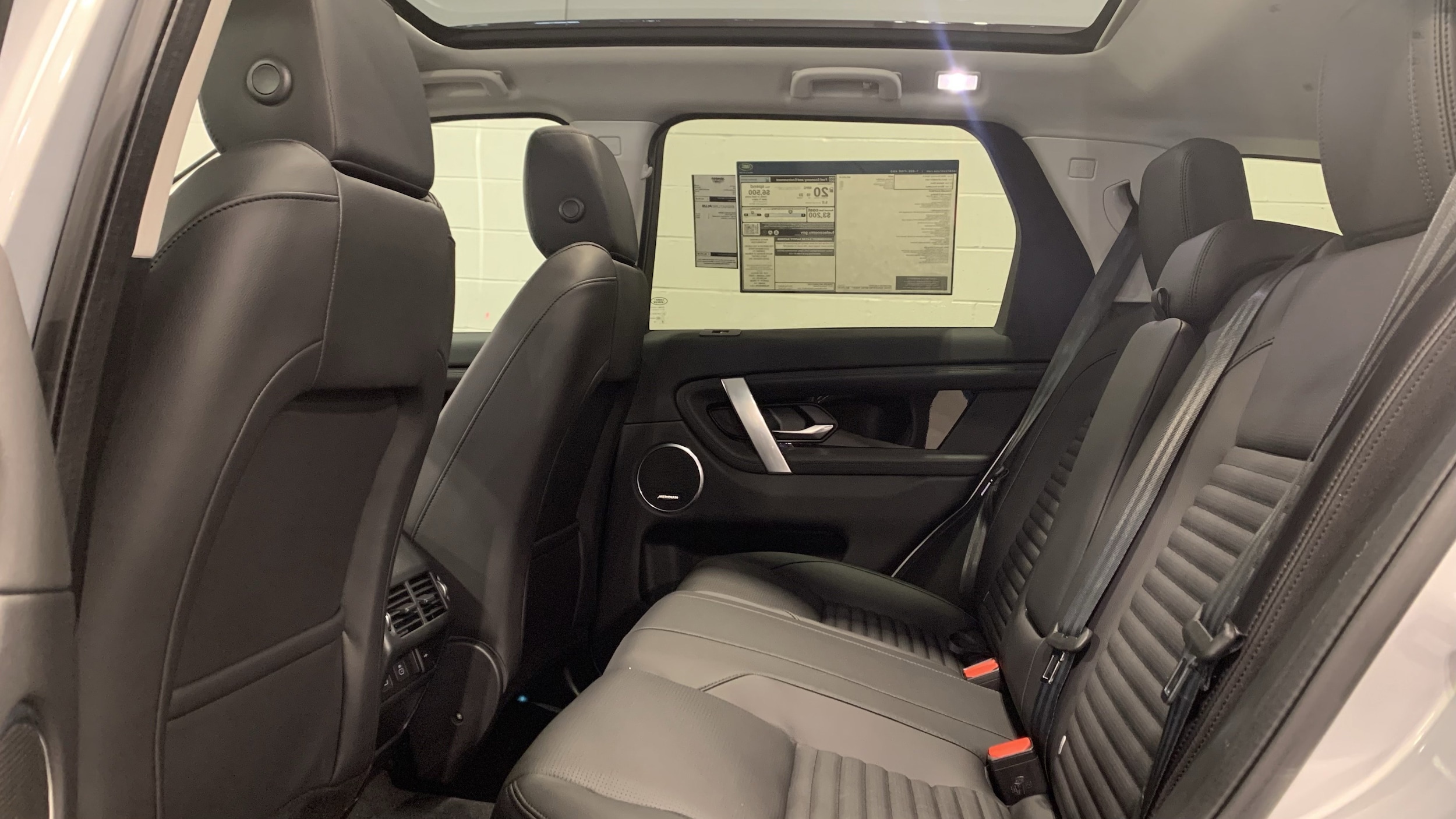 2025 Land Rover Discovery Sport S photo 5