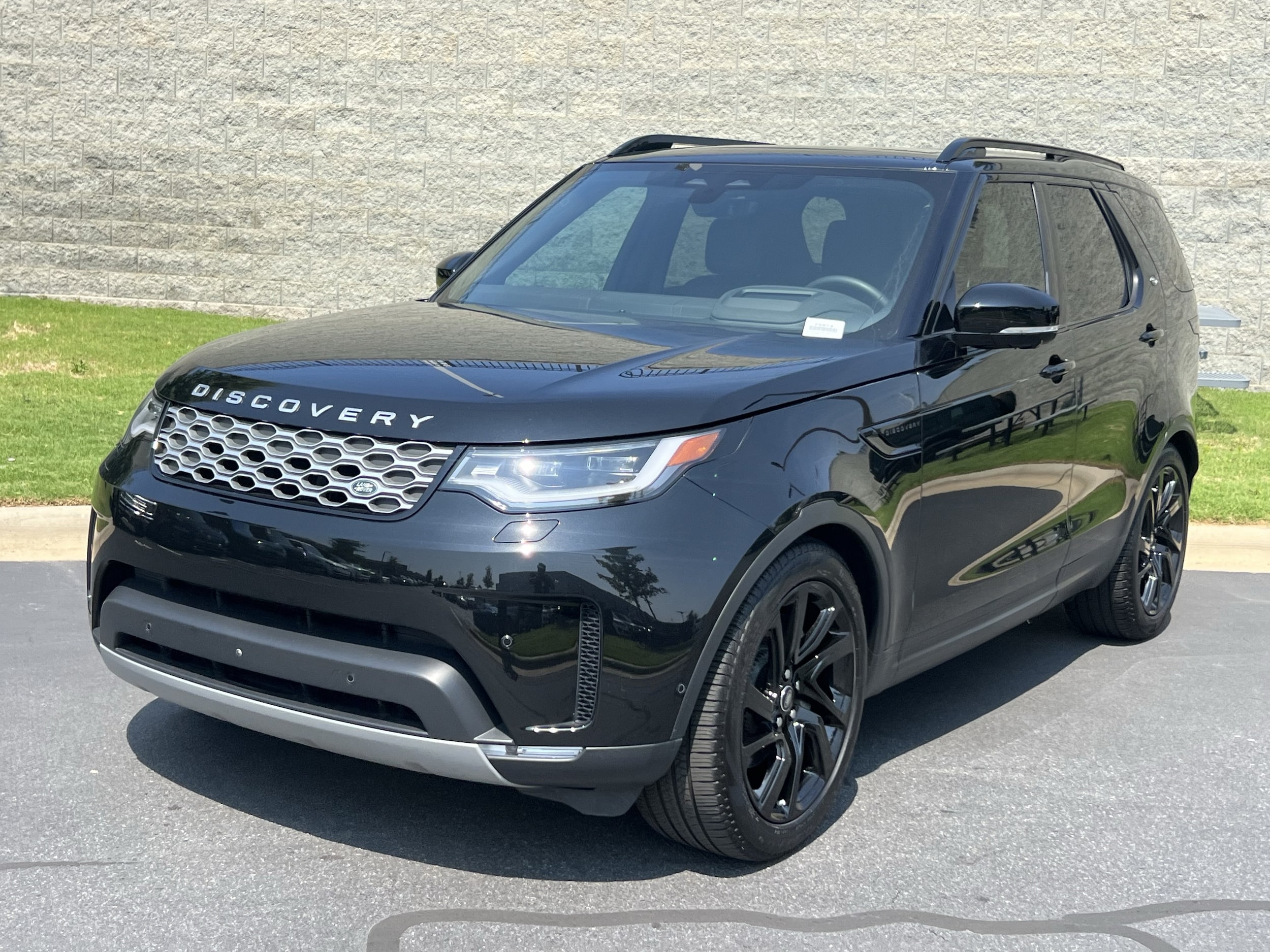 2025 Land Rover Discovery S