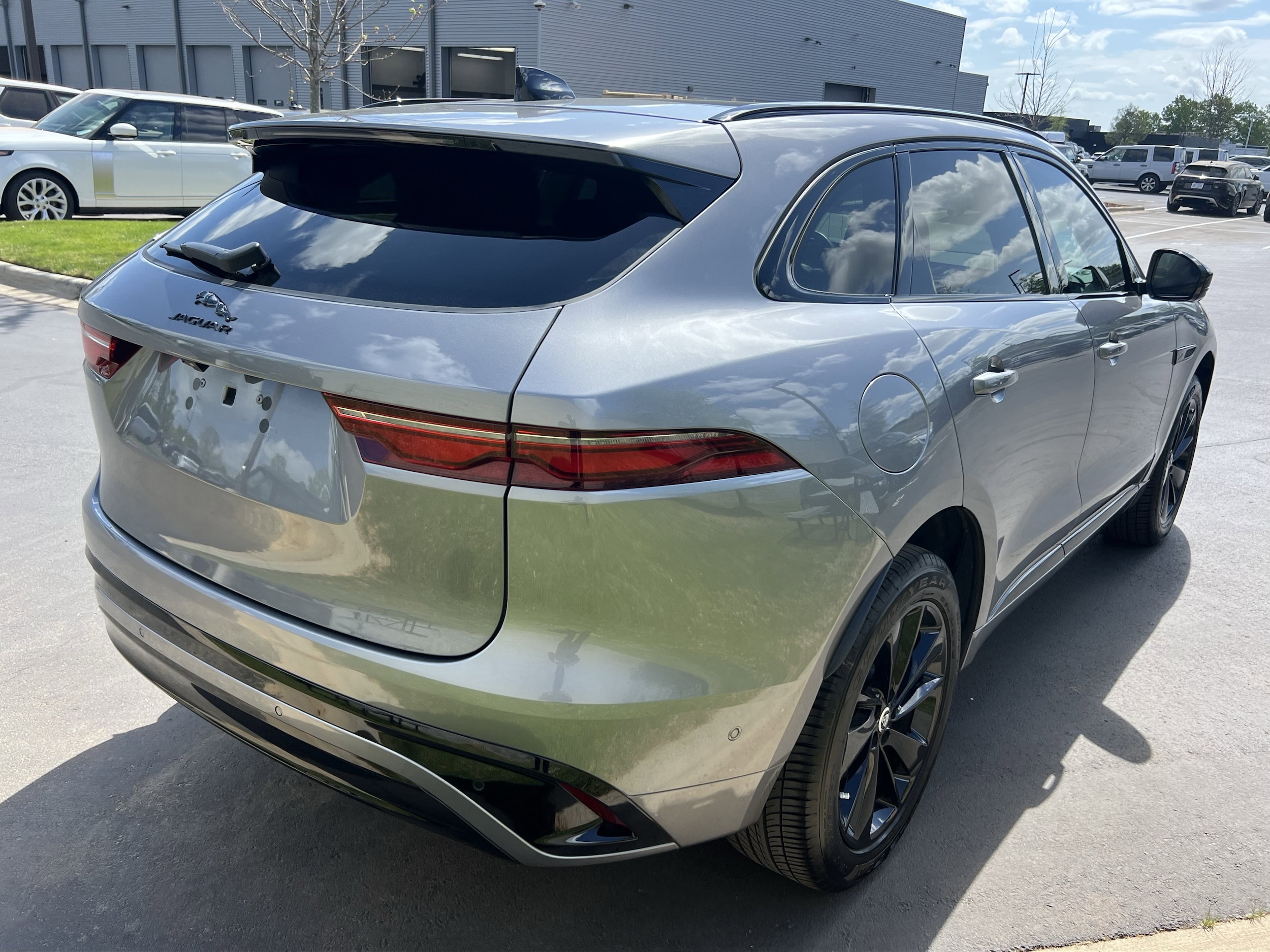 2025 Jaguar F-PACE R-Dynamic S photo 5