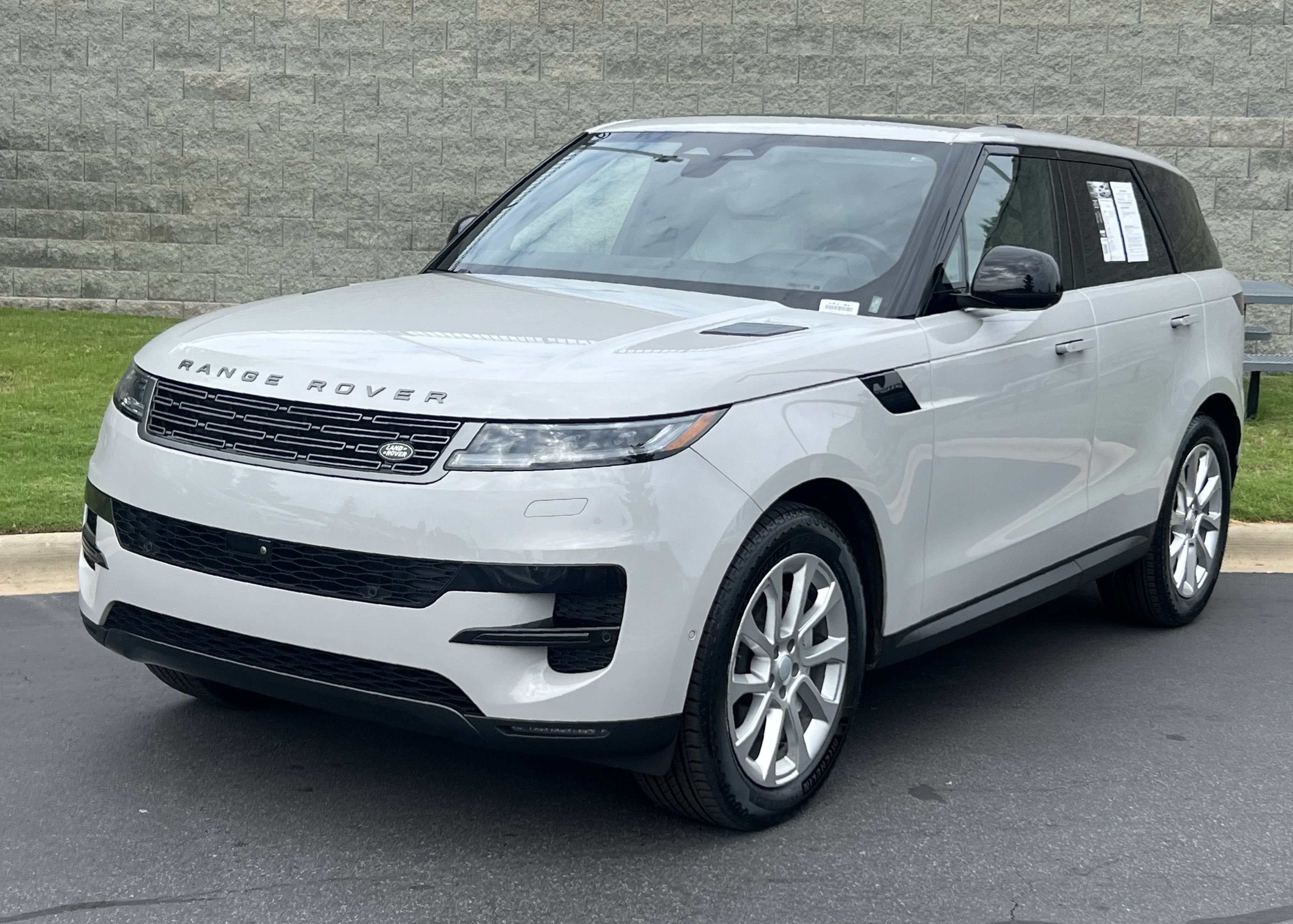 Used 2024 Land Rover Range Rover Sport SE SUV