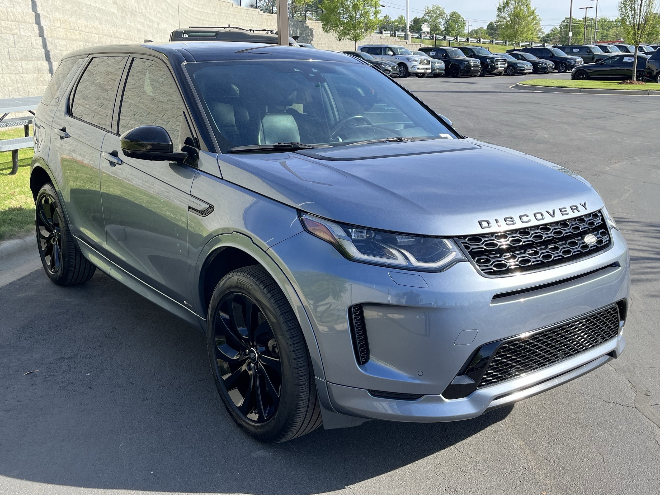 2020 Land Rover Discovery Sport SE R-Dynamic photo 3