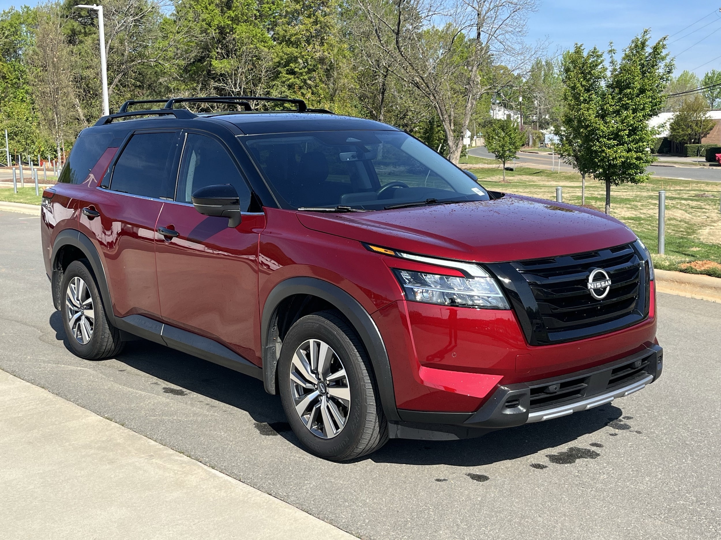 2023 Nissan Pathfinder SL