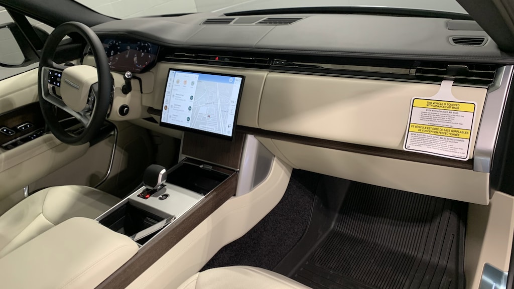 New 2025 Land Rover Range Rover P400 SE 7 Seat SUV