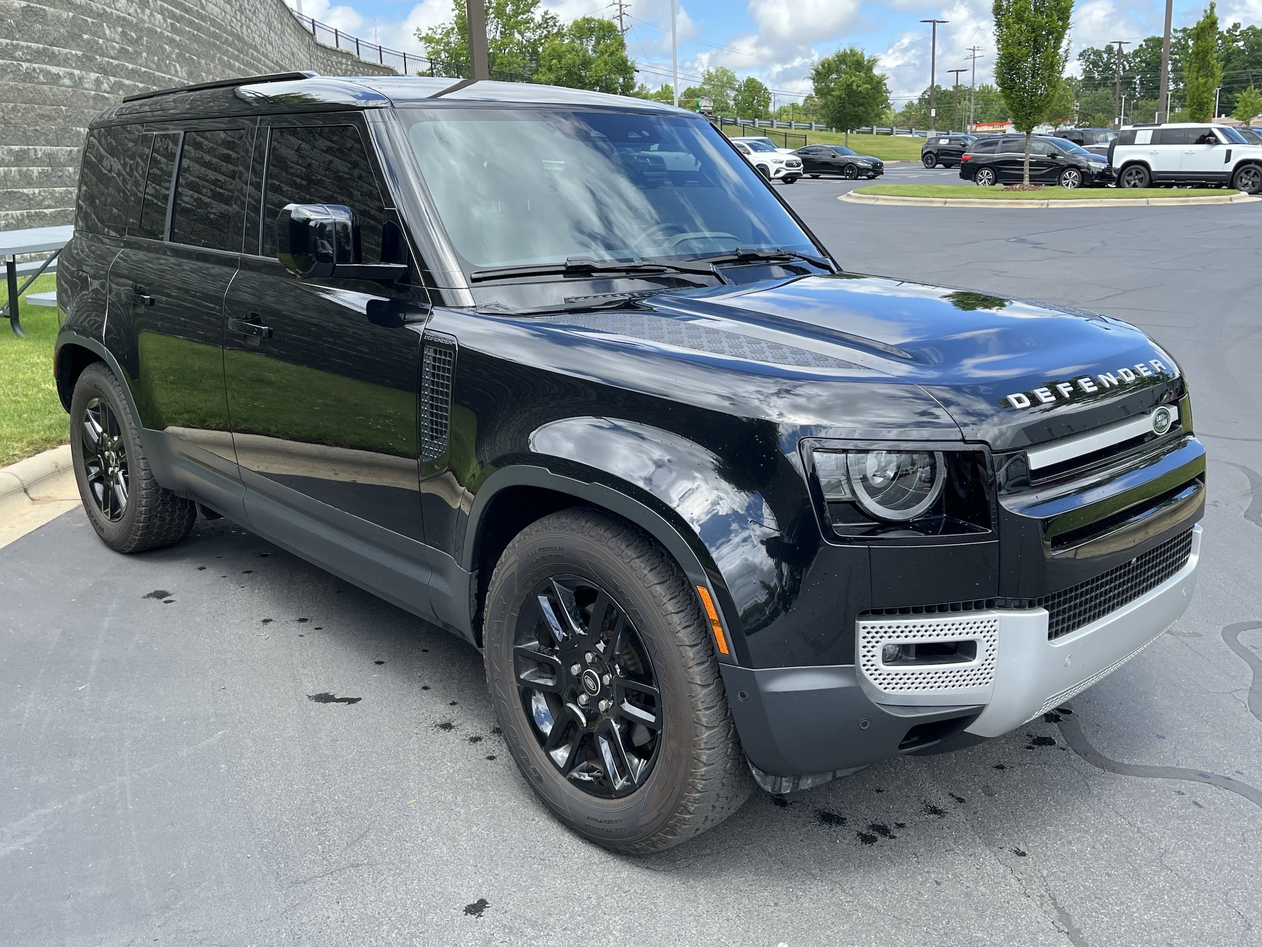 2025 Land Rover Defender S photo 5