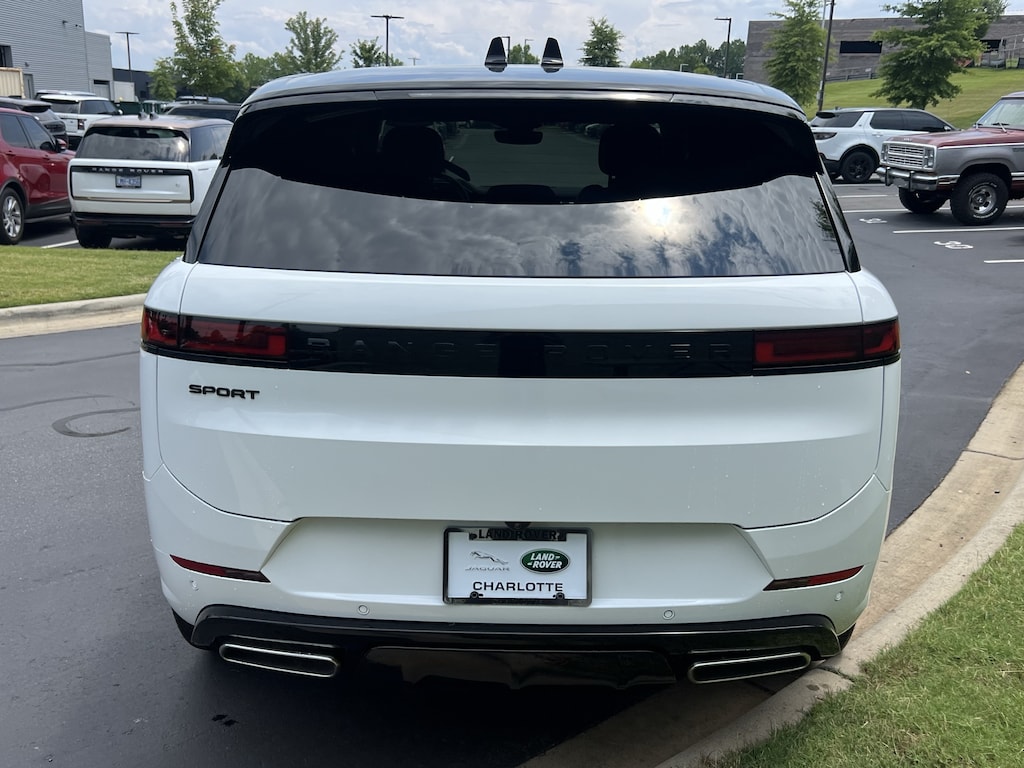 New 2026 Land Rover Range Rover Sport Dynamic SE SUV