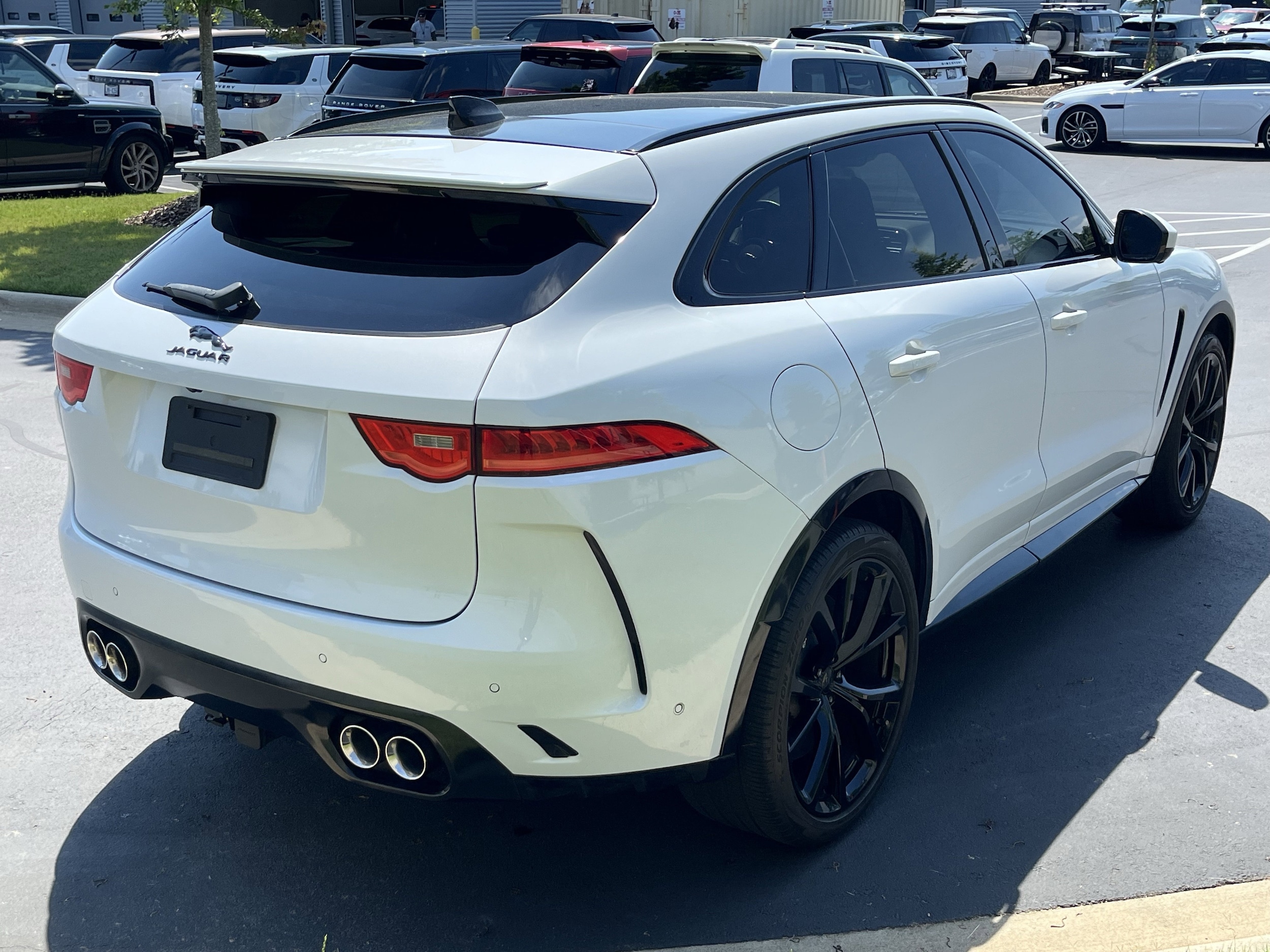 Jaguar F-PACE SVR