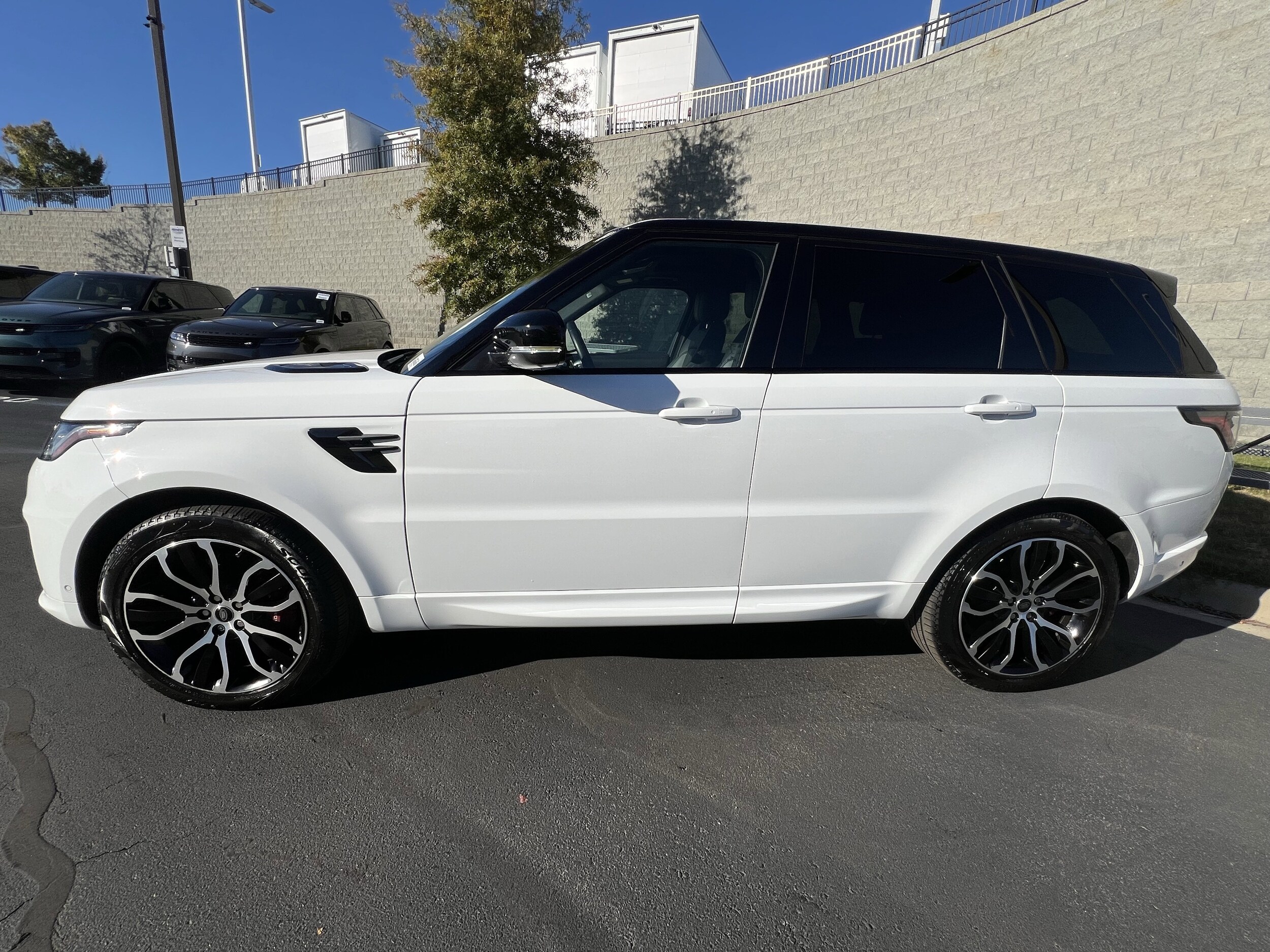 2018 Land Rover Range Rover Sport Supercharged Dynamic photo 2