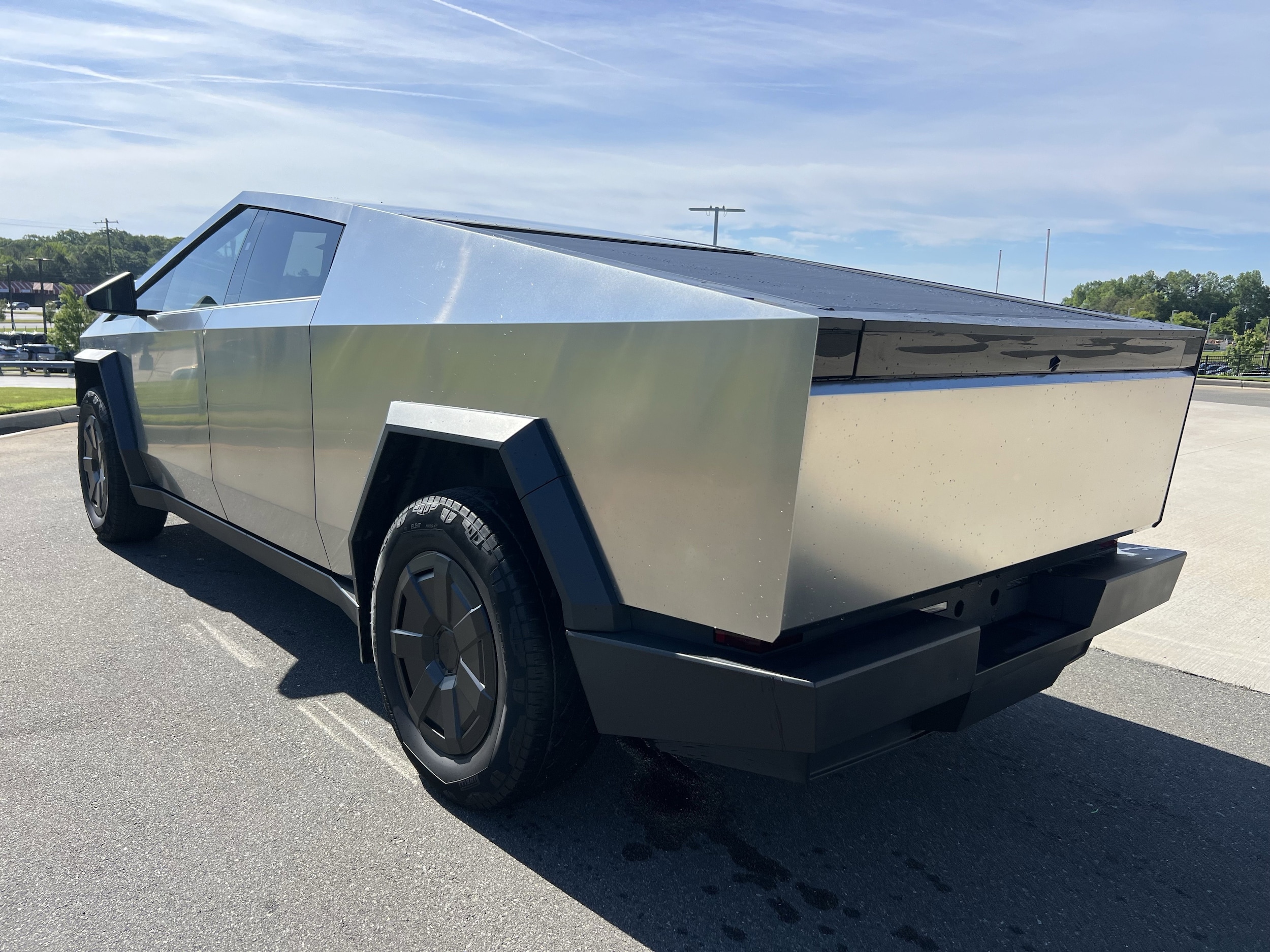 2024 Tesla Cybertruck photo 5