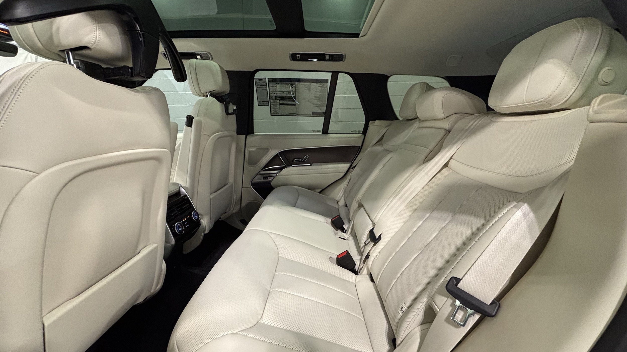 2026 Land Rover Range Rover SE