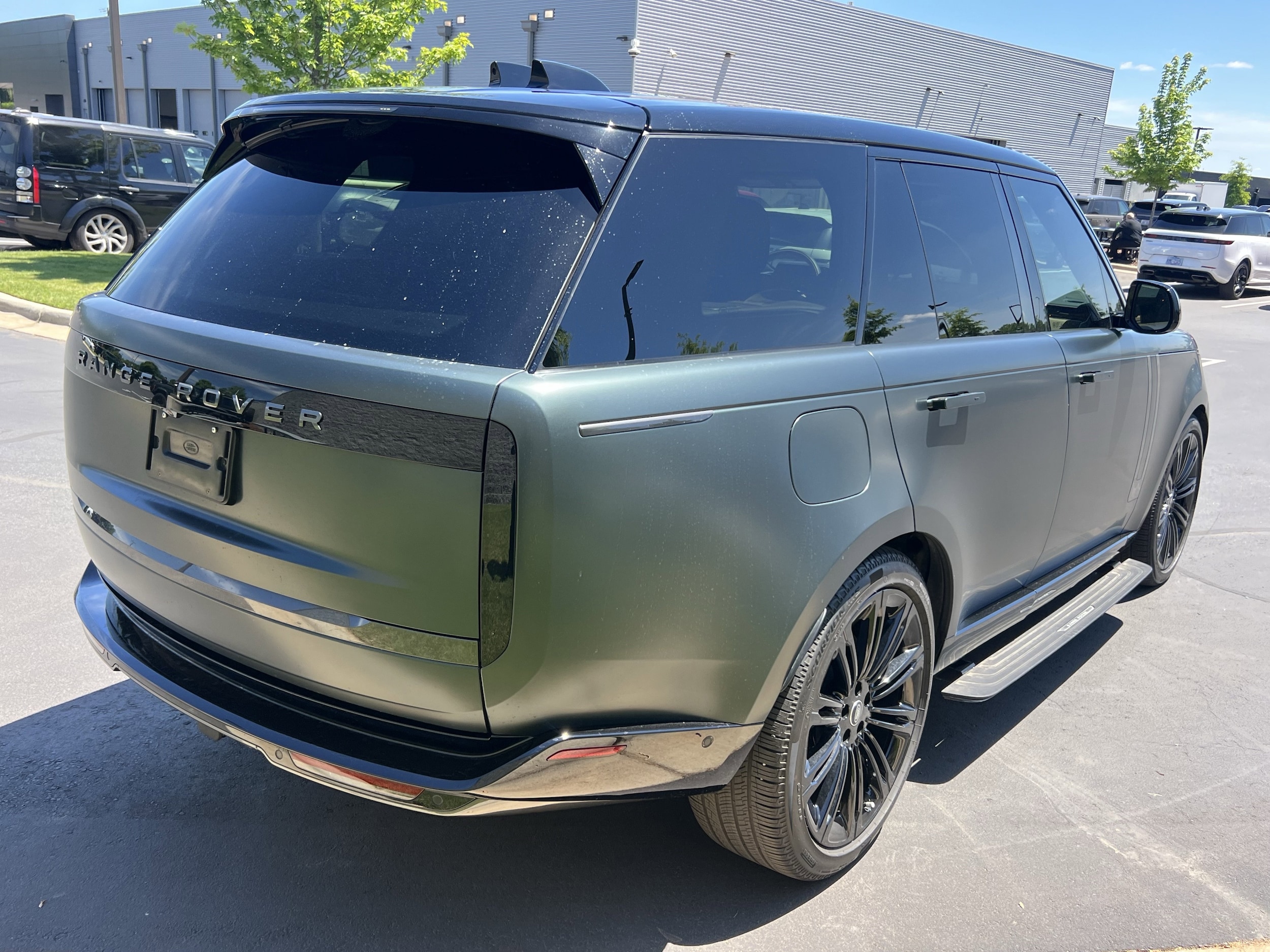 2025 Land Rover Range Rover SE photo 4