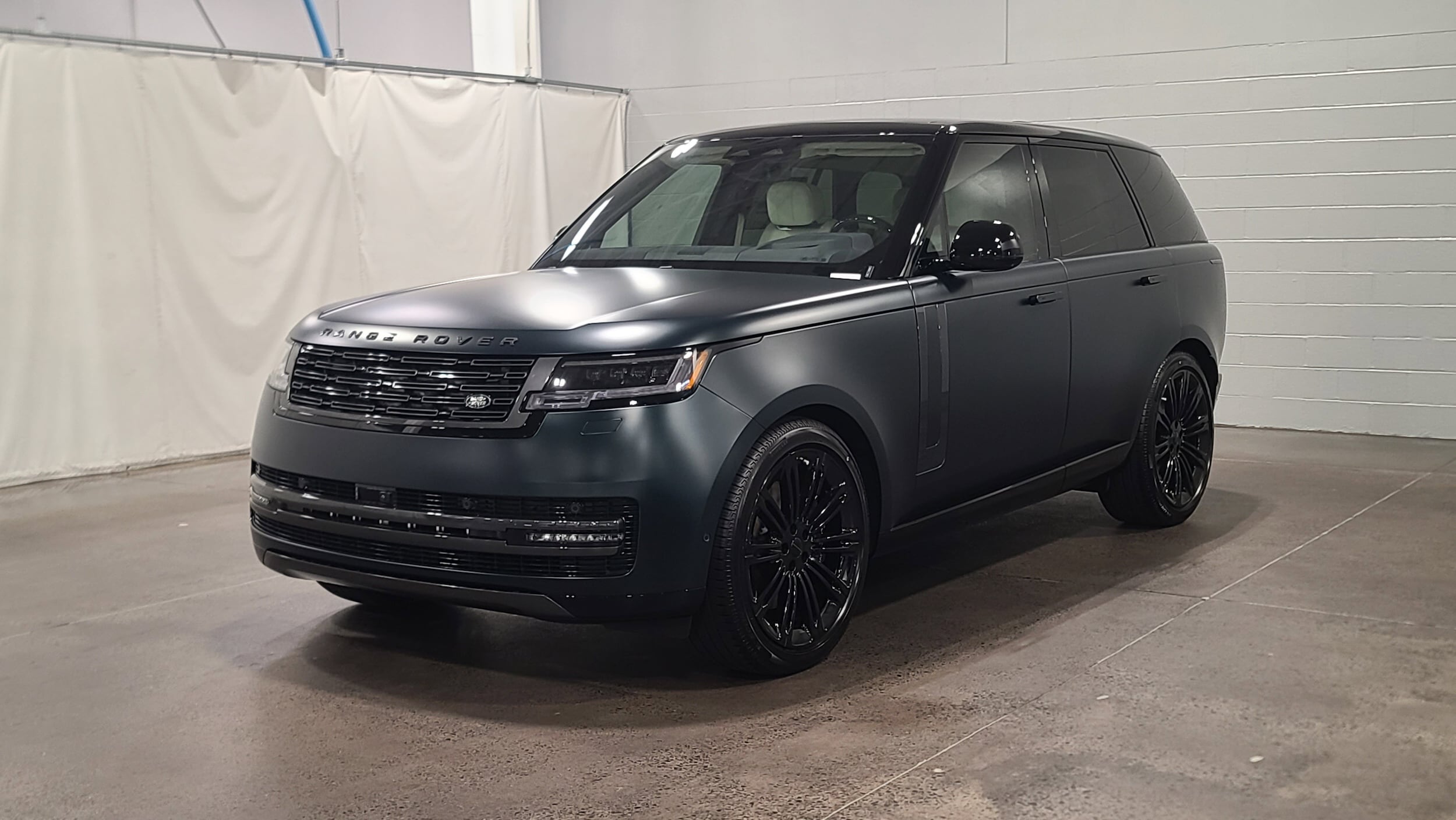 2026 Land Rover Range Rover 4.4 SE SWB's photo