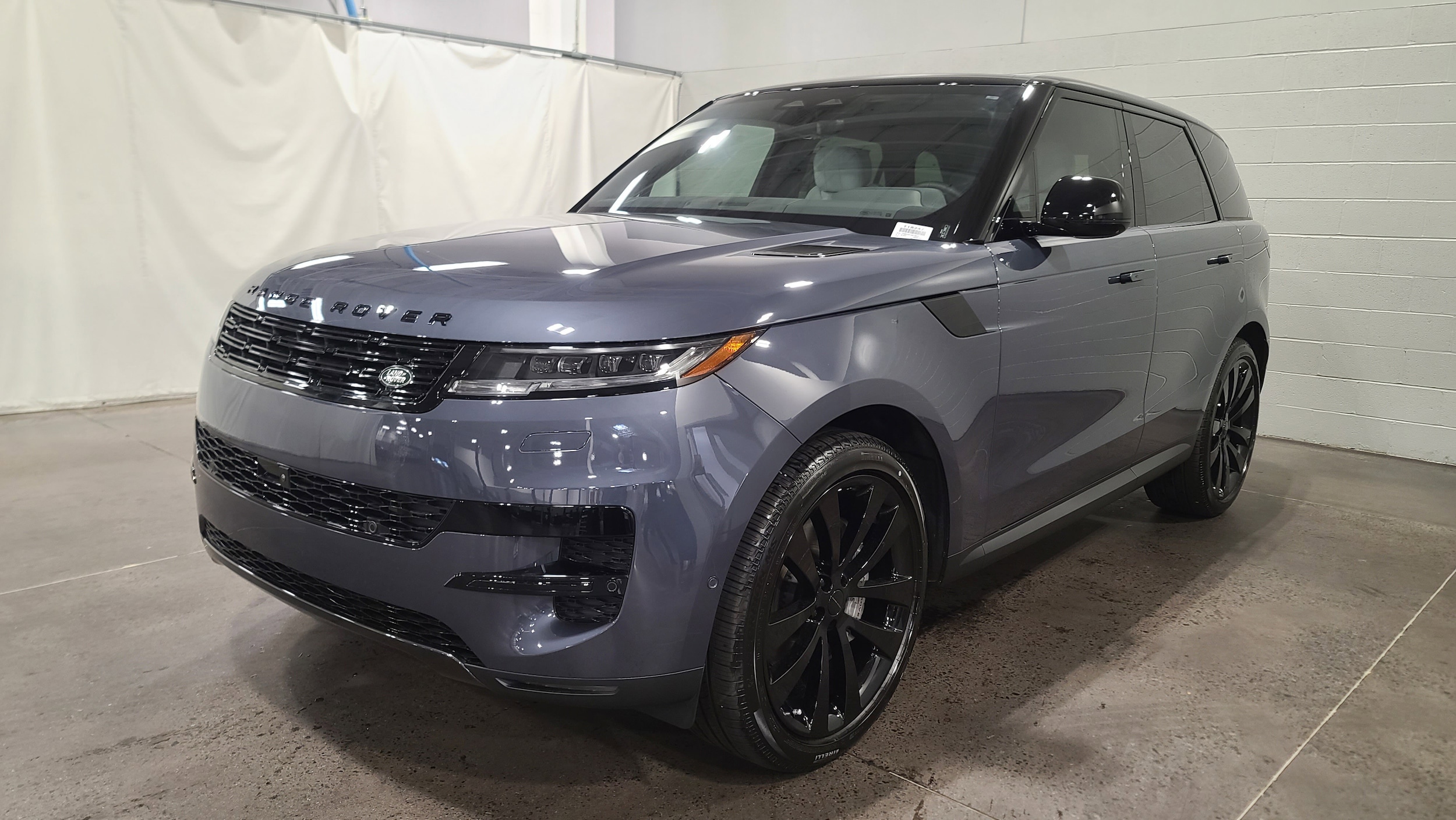 2026 Land Rover Range Rover Sport SE's photo