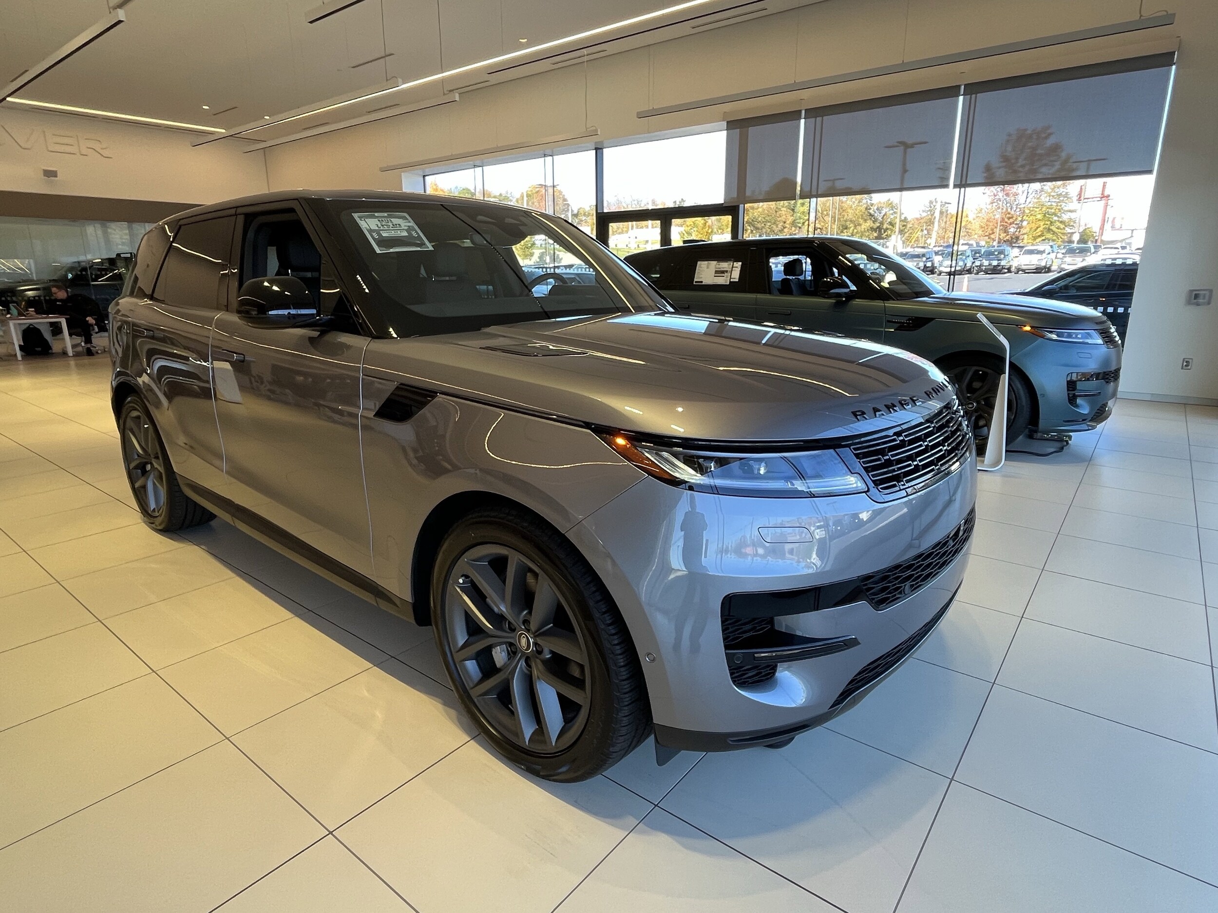 2025 Land Rover Range Rover Sport SE photo 2