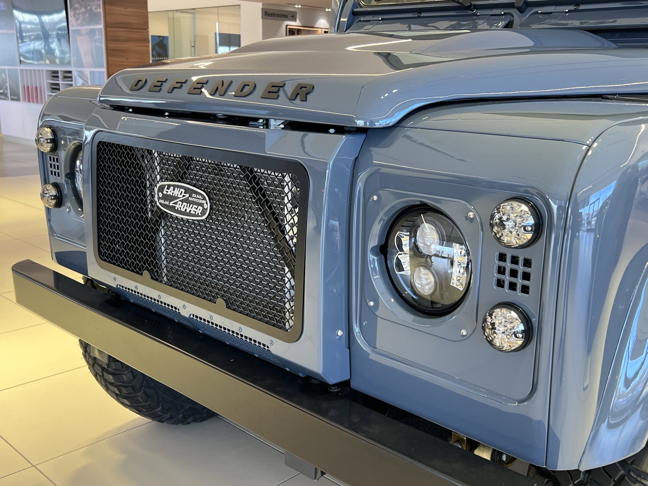 1998 Land Rover Defender 110 photo 3