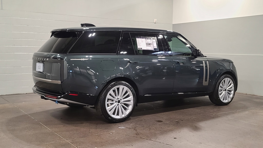 New 2026 Land Rover Range Rover SE LWB 7-Seats / V8 SUV