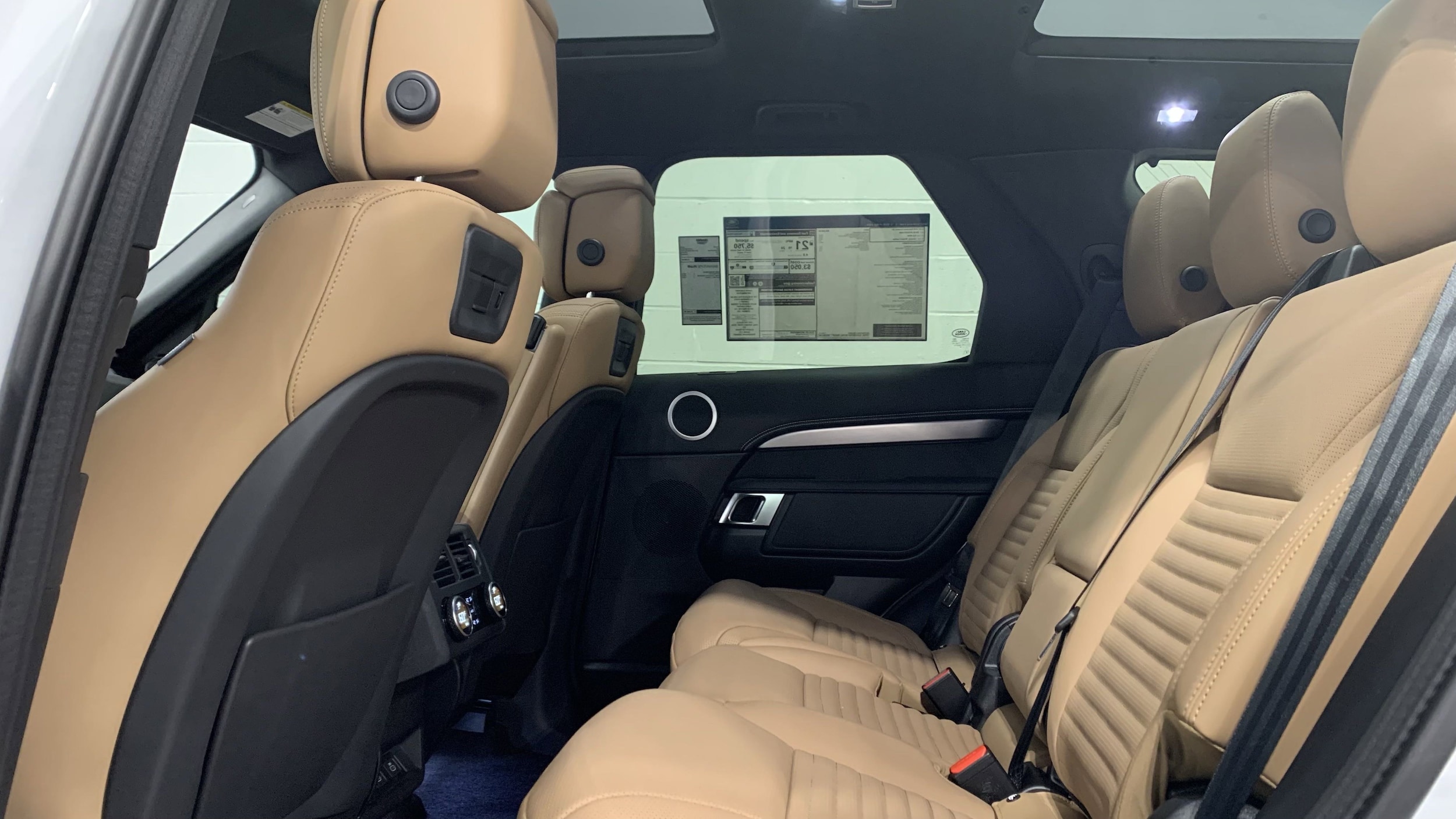 2025 Land Rover Discovery Dynamic SE photo 5