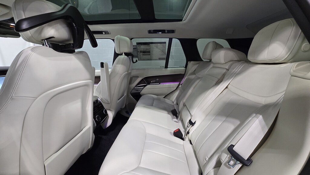 New 2026 Land Rover Range Rover SE SUV