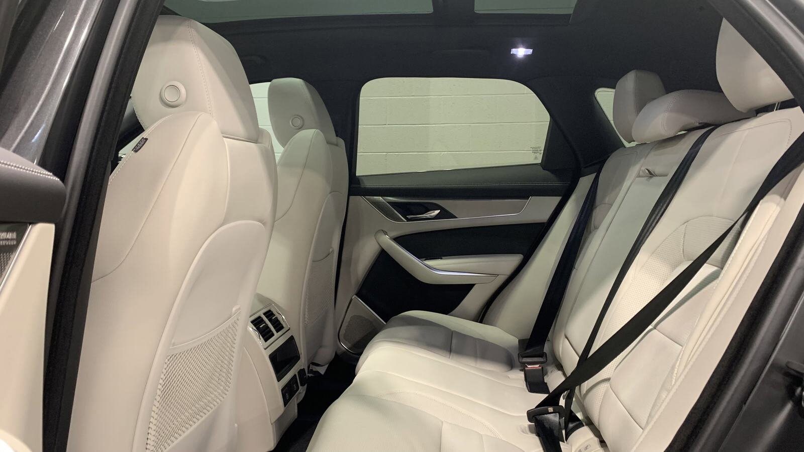 2026 Jaguar F-PACE R-Dynamic S photo 5