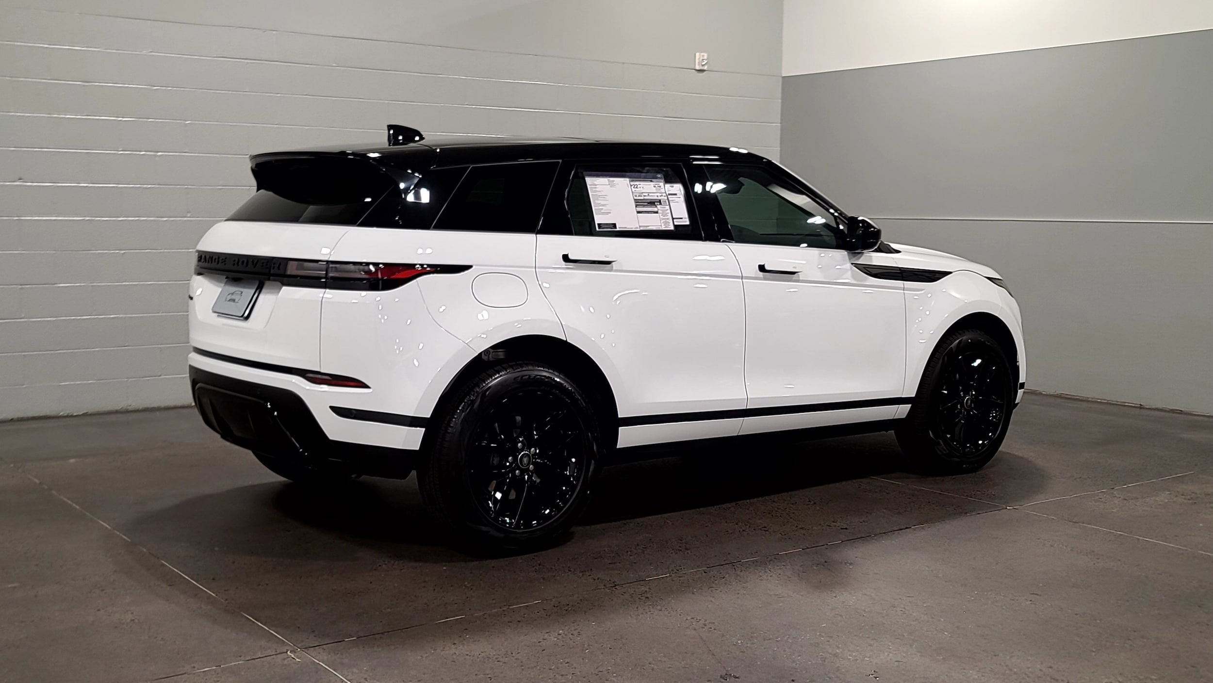 2026 Land Rover Range Rover Evoque Core S photo 2