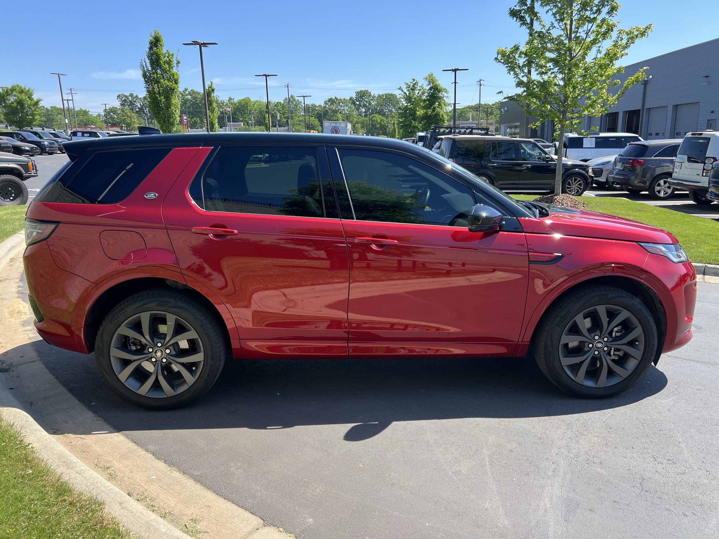 2023 Land Rover Discovery Sport SE R-Dynamic photo 5