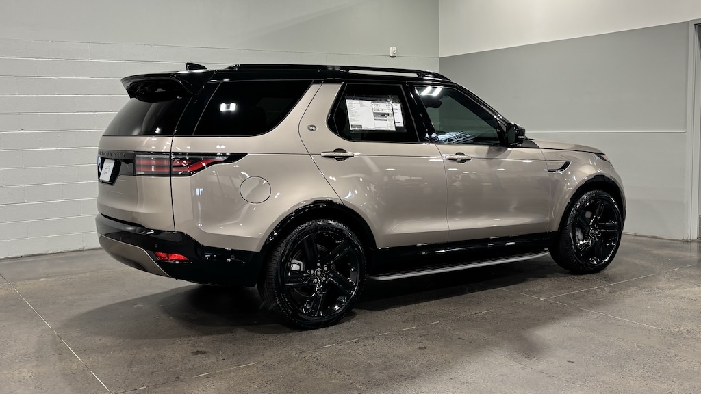 Used 2026 Land Rover Discovery Dynamic SE SUV