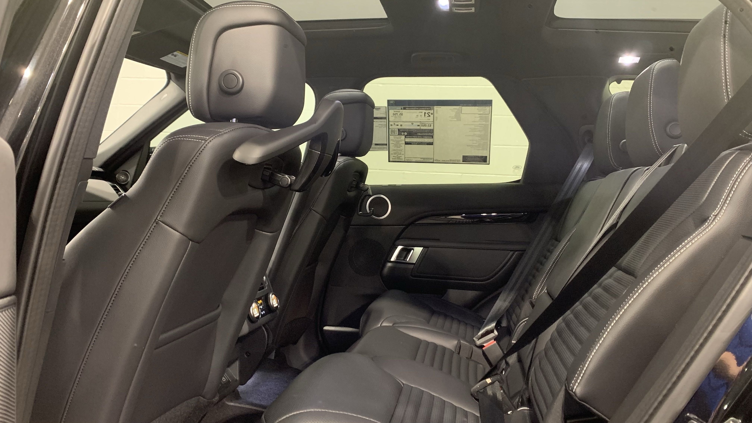 2025 Land Rover Discovery S photo 5