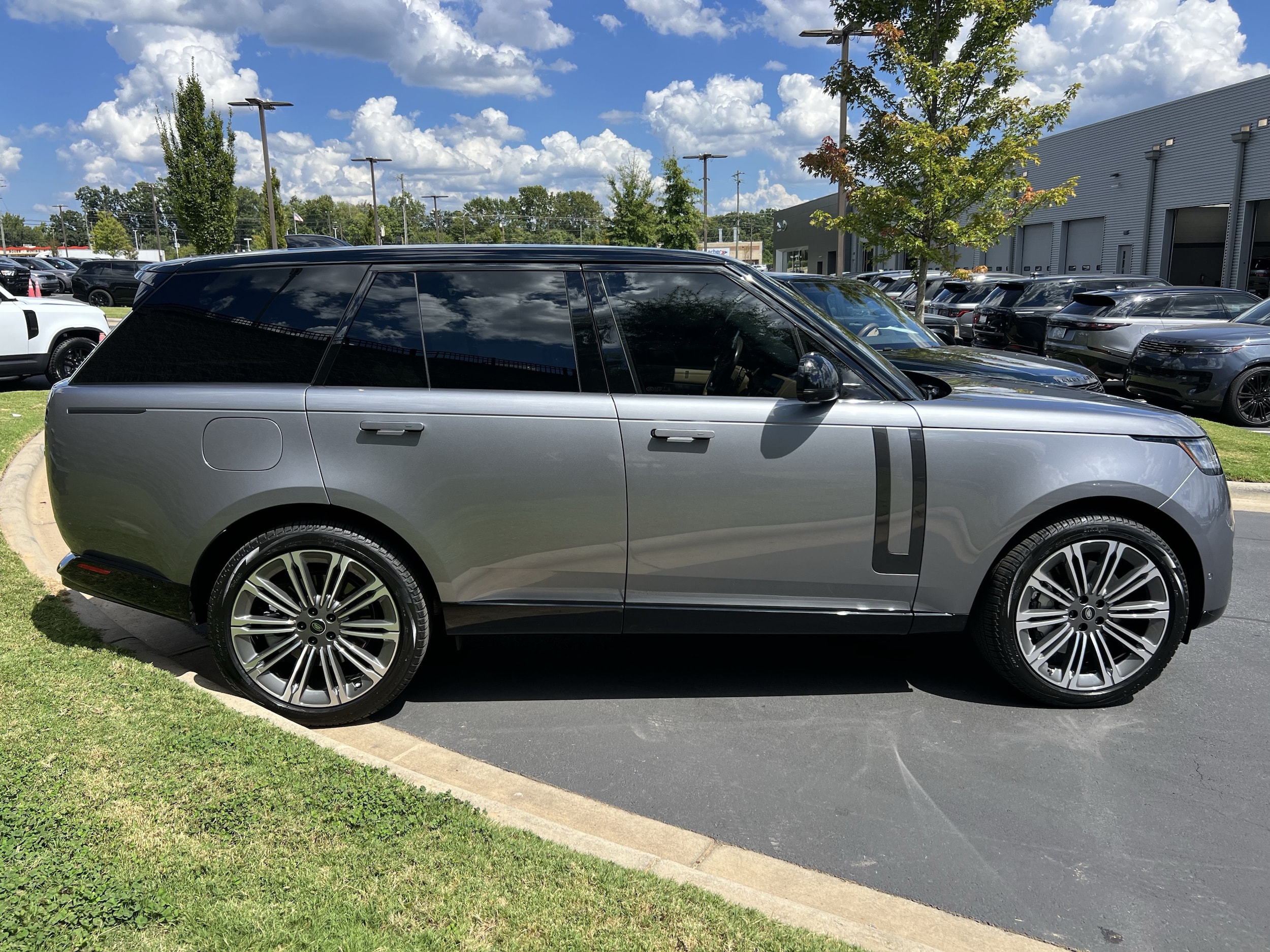 2023 Land Rover Range Rover SE