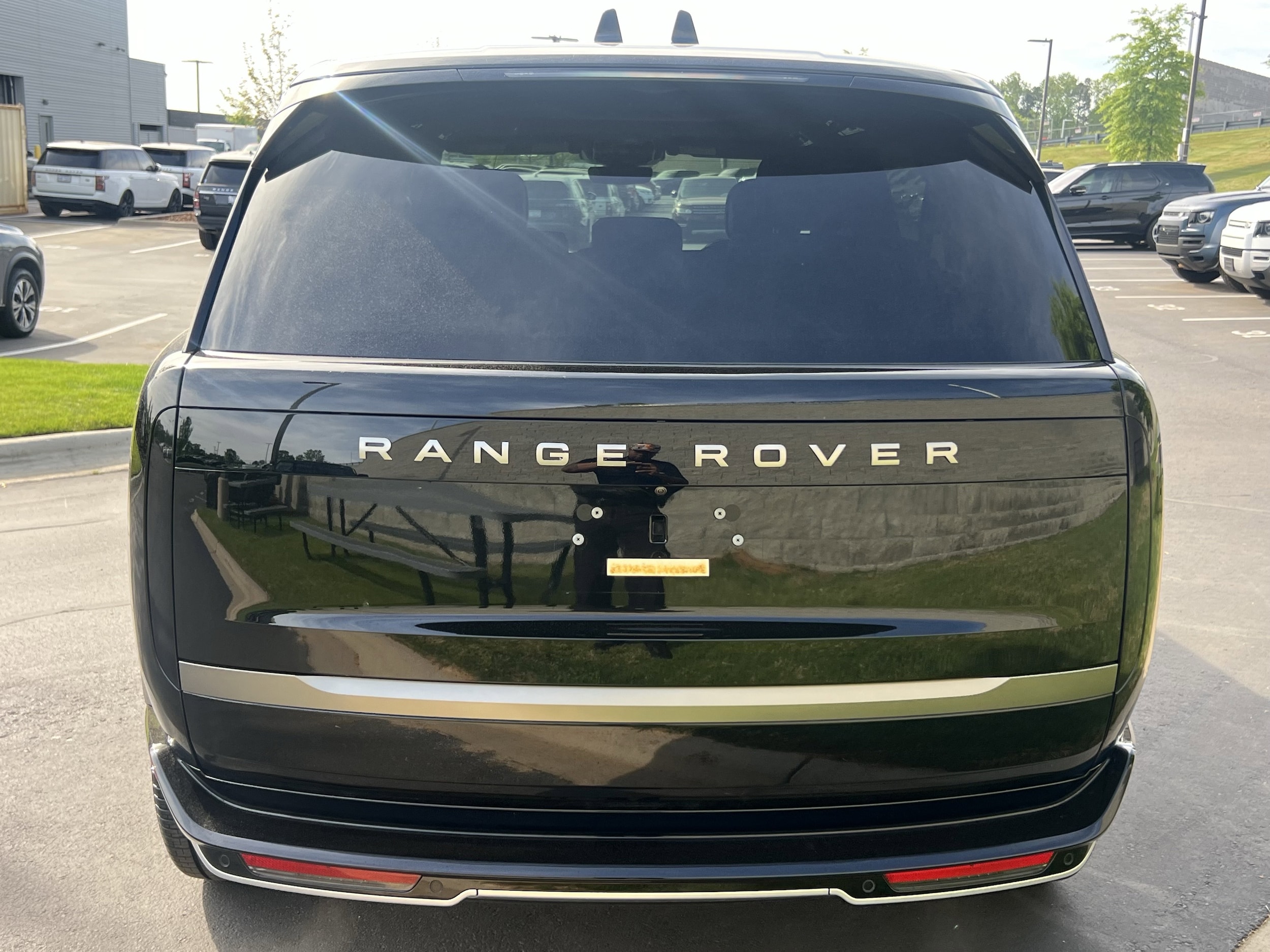 2024 Land Rover Range Rover SE photo 4