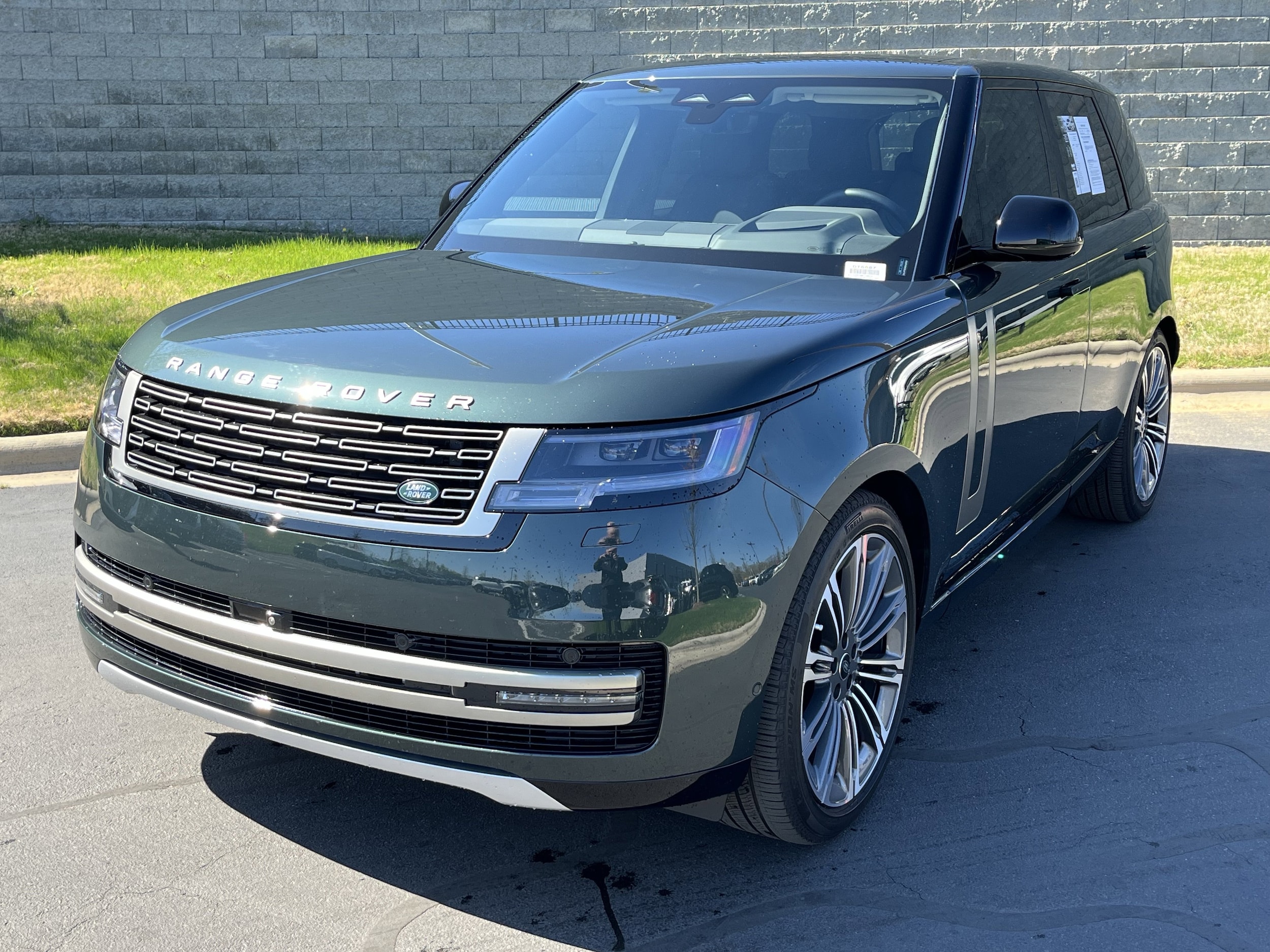 2025 Land Rover Range Rover SE