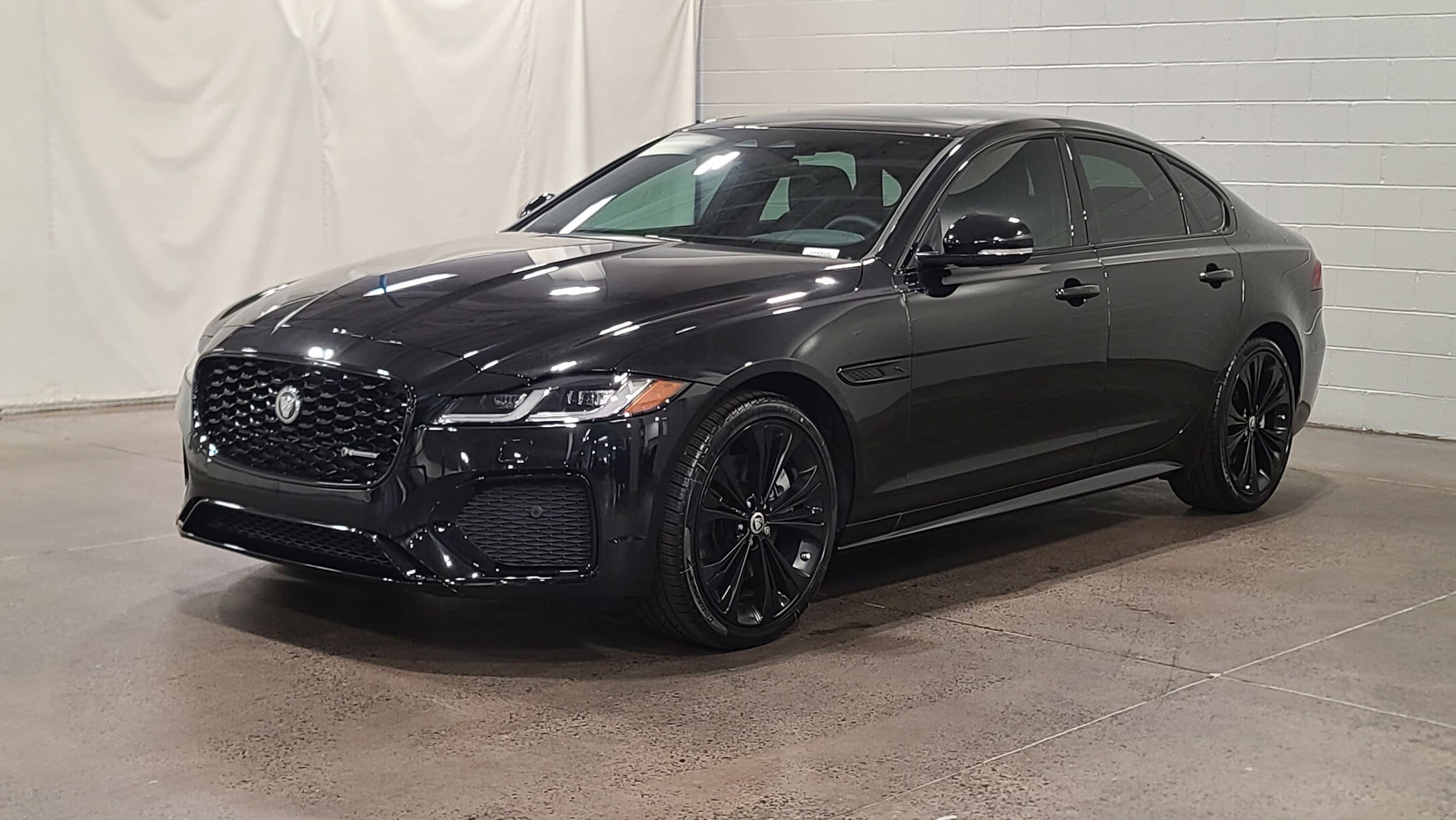 2024 Jaguar XF R-Dynamic SE