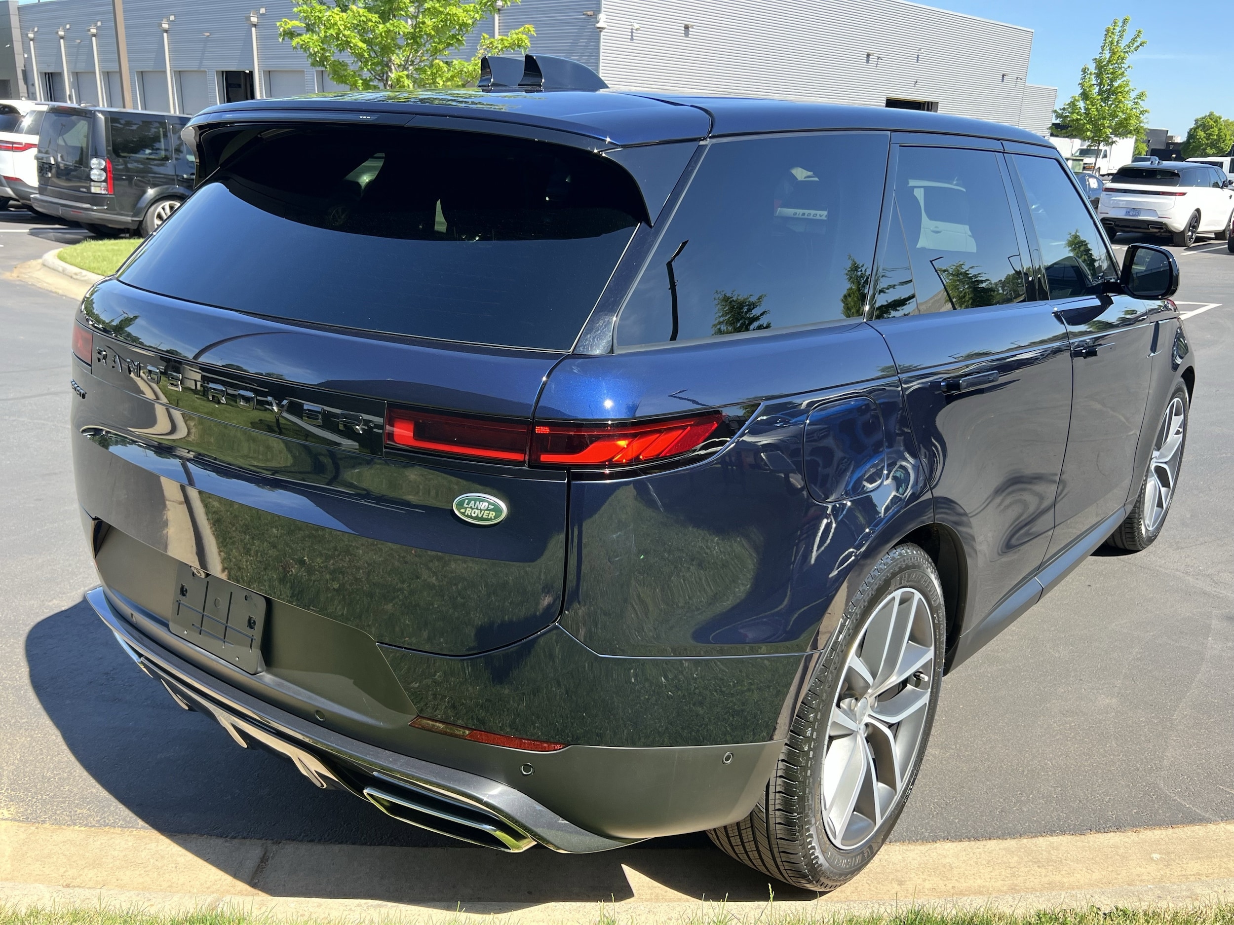 2023 Land Rover Range Rover Sport SE photo 5