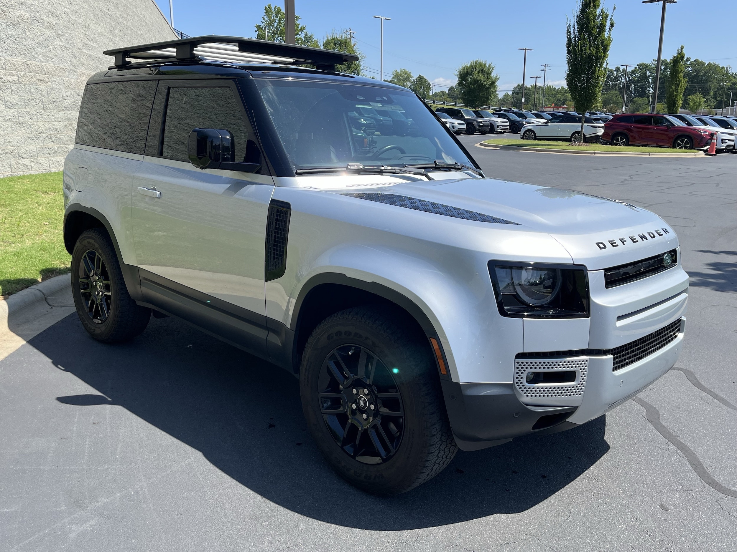 Land Rover Defender S