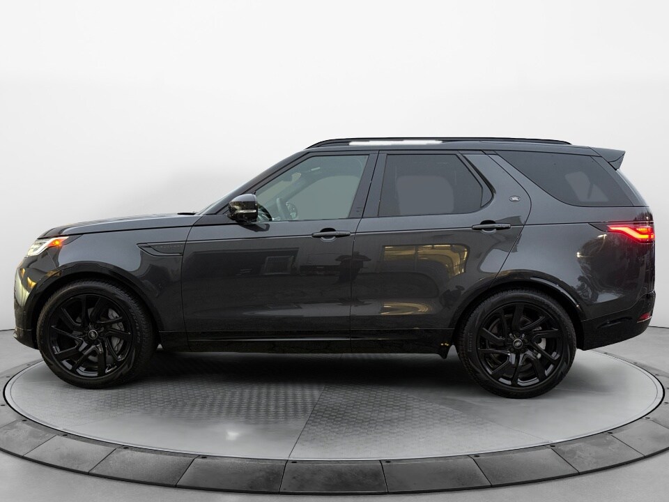 2024 Land Rover Discovery P300 Dynamic SE photo 4