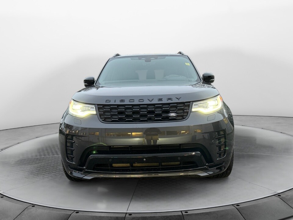 2024 Land Rover Discovery P300 Dynamic SE photo 2