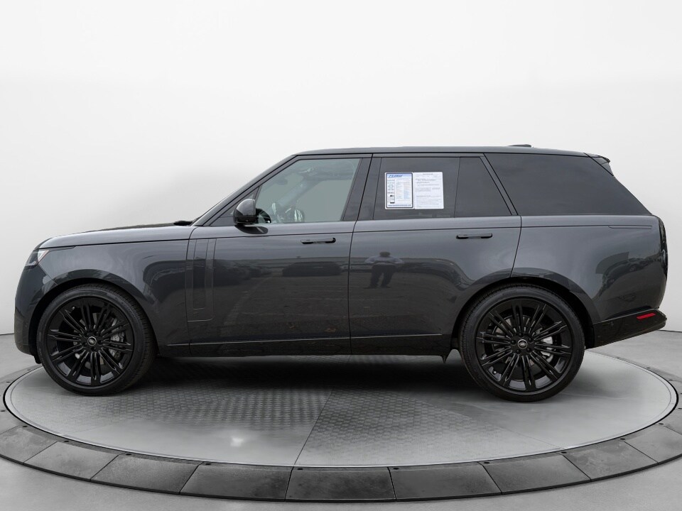 2025 Land Rover Range Rover SE photo 4
