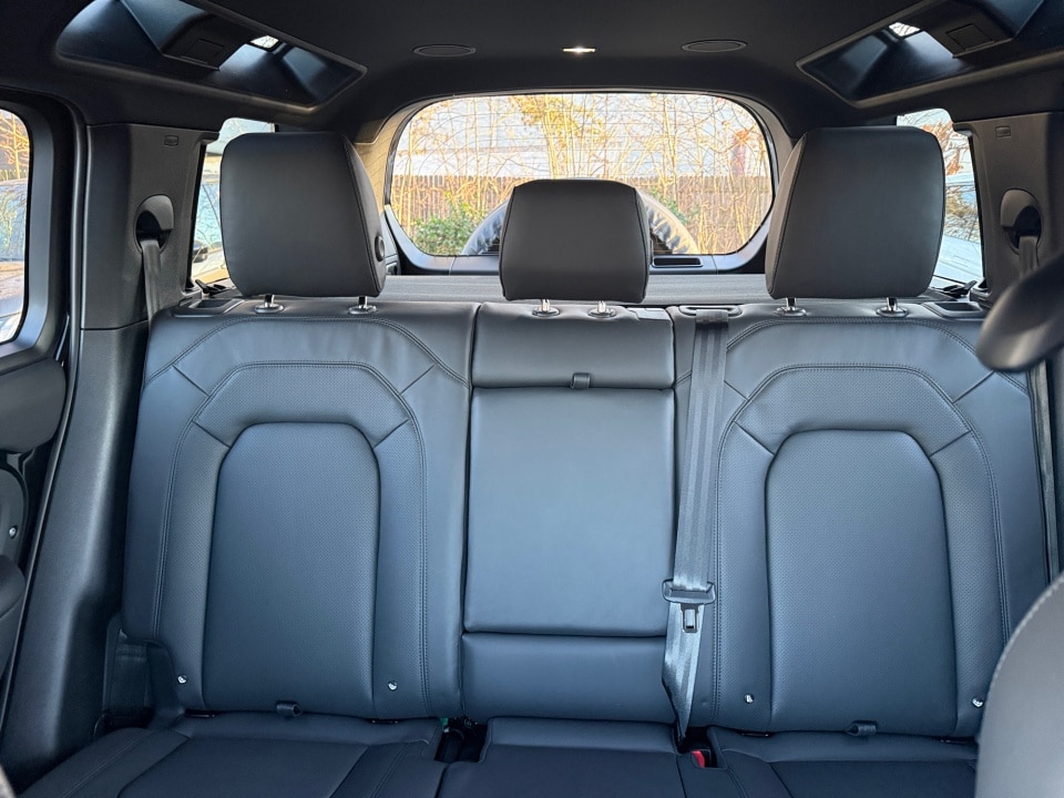 2026 Land Rover Defender X-Dynamic SE - Photo 18