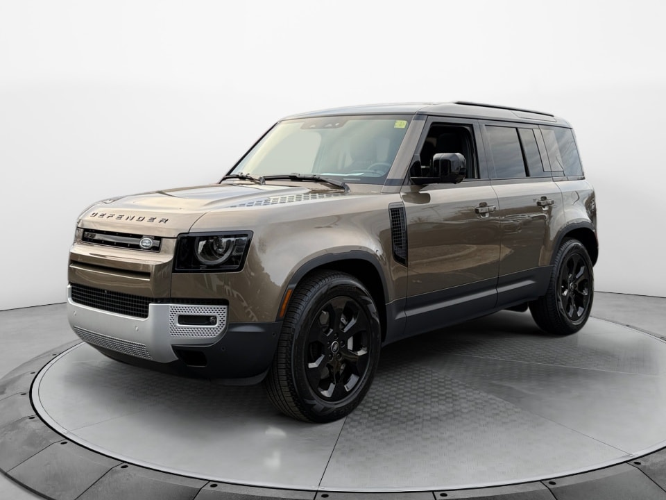 2025 Land Rover Defender S's photo