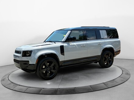 2026 Land Rover Defender 130 X-Dynamic SE SUV