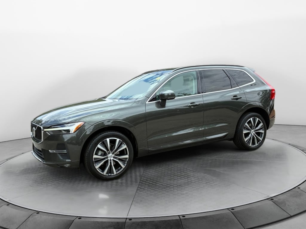Used 2022 Volvo XC60 Momentum SUV