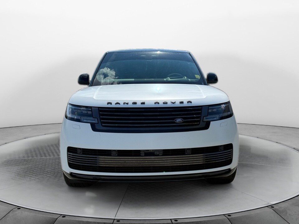 2024 Land Rover Range Rover SV photo 2