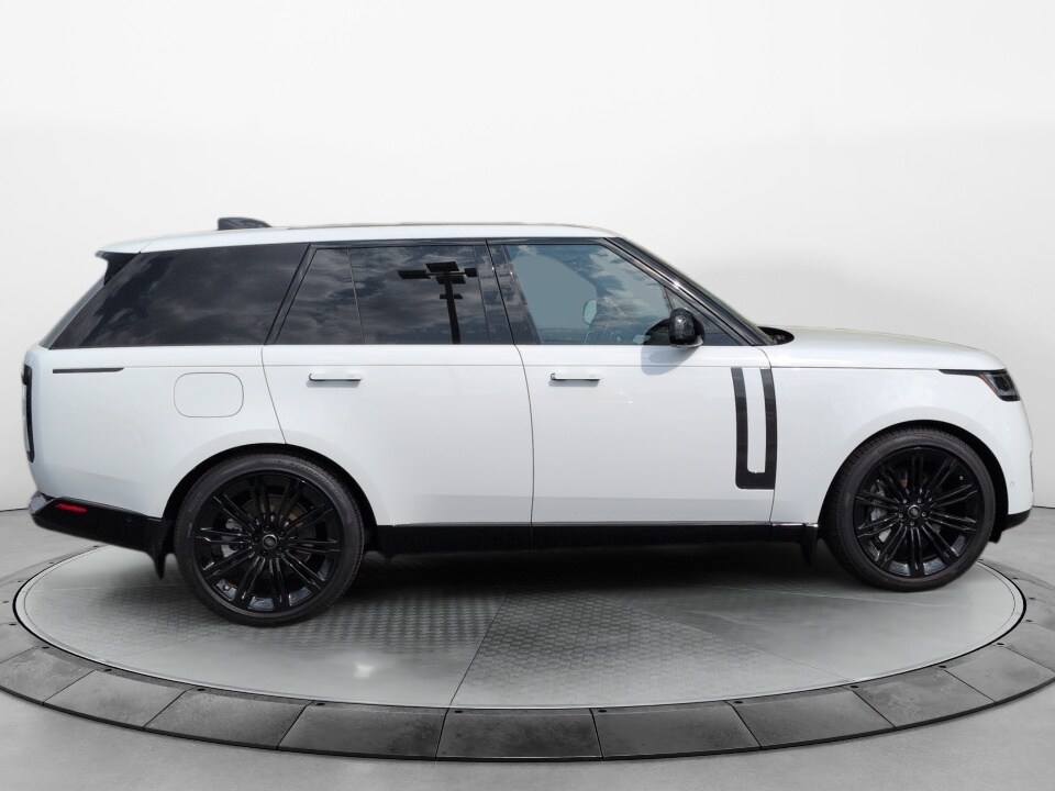 2025 Land Rover Range Rover SE - Photo 8