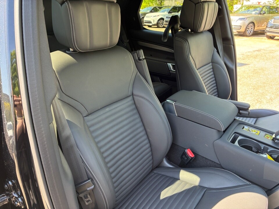 2026 Land Rover Discovery Gemini Edition - Photo 28