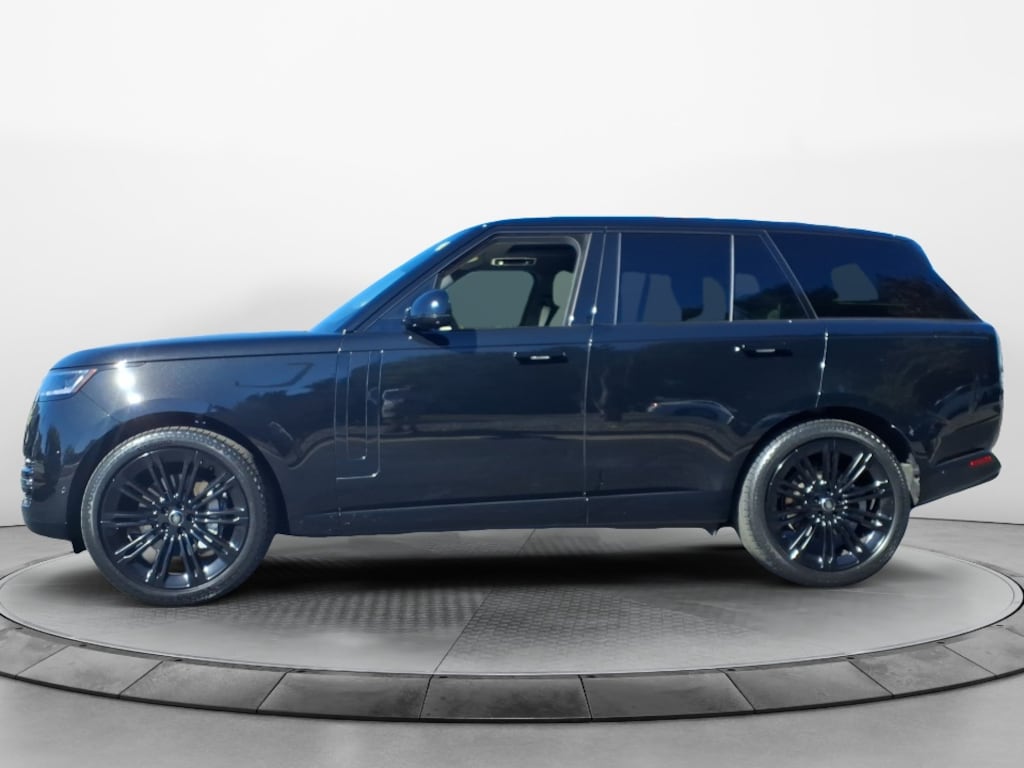 Used 2025 Land Rover Range Rover P400 SE SUV
